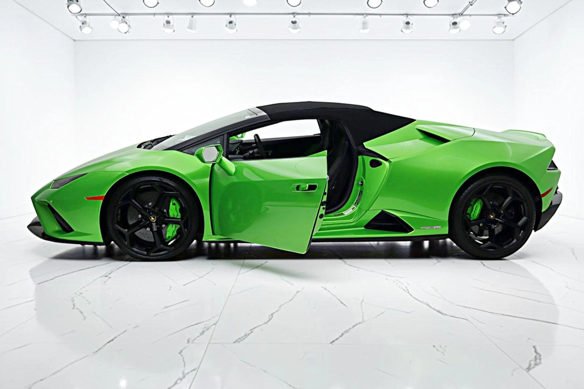 mph022_847956239_Used_2023_Lamborghini_Huracan_EVO_Spyder_RWD_SELEZIONE_PRE_OWNED_CERTIFIED_5f91b4a482