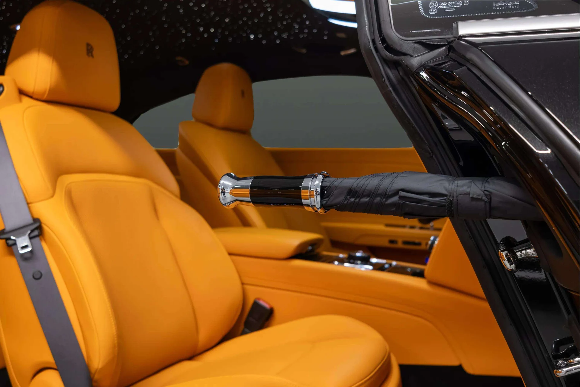 mph022_851239708_a4f04ede_bd20_4059_bef7_9098f2ca7f48_202420_Rolls_Royce20_Spectre2028_SCATK_2_C04_RU_22313629_23_4eaa7b6a5c