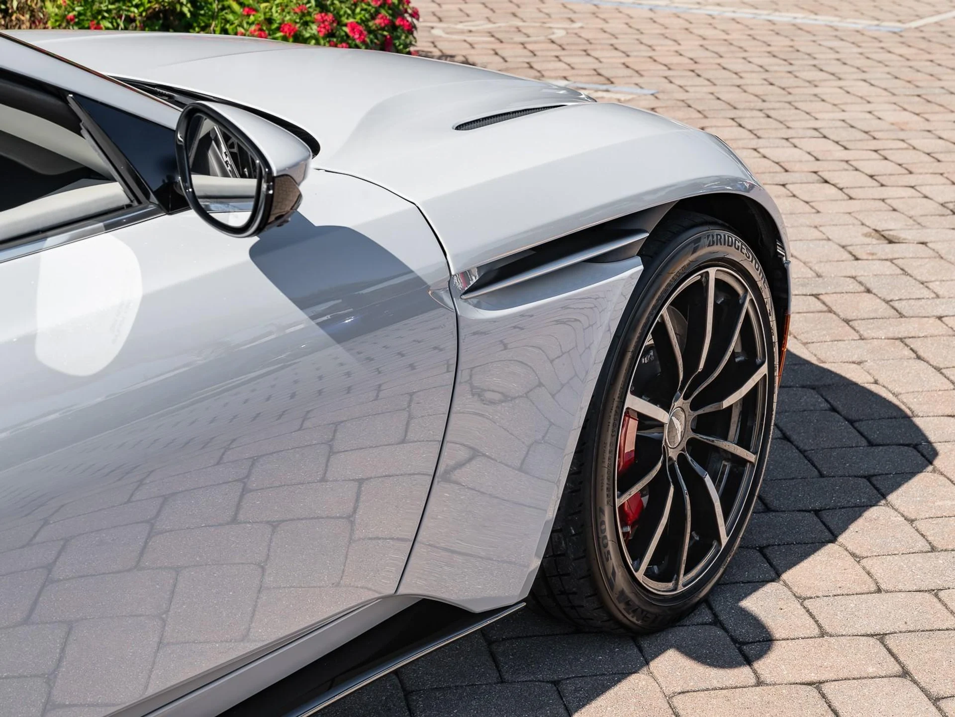 mph022_853597212_Used_2022_Aston_Martin_DB_11_1767028107_846a4e2b2c