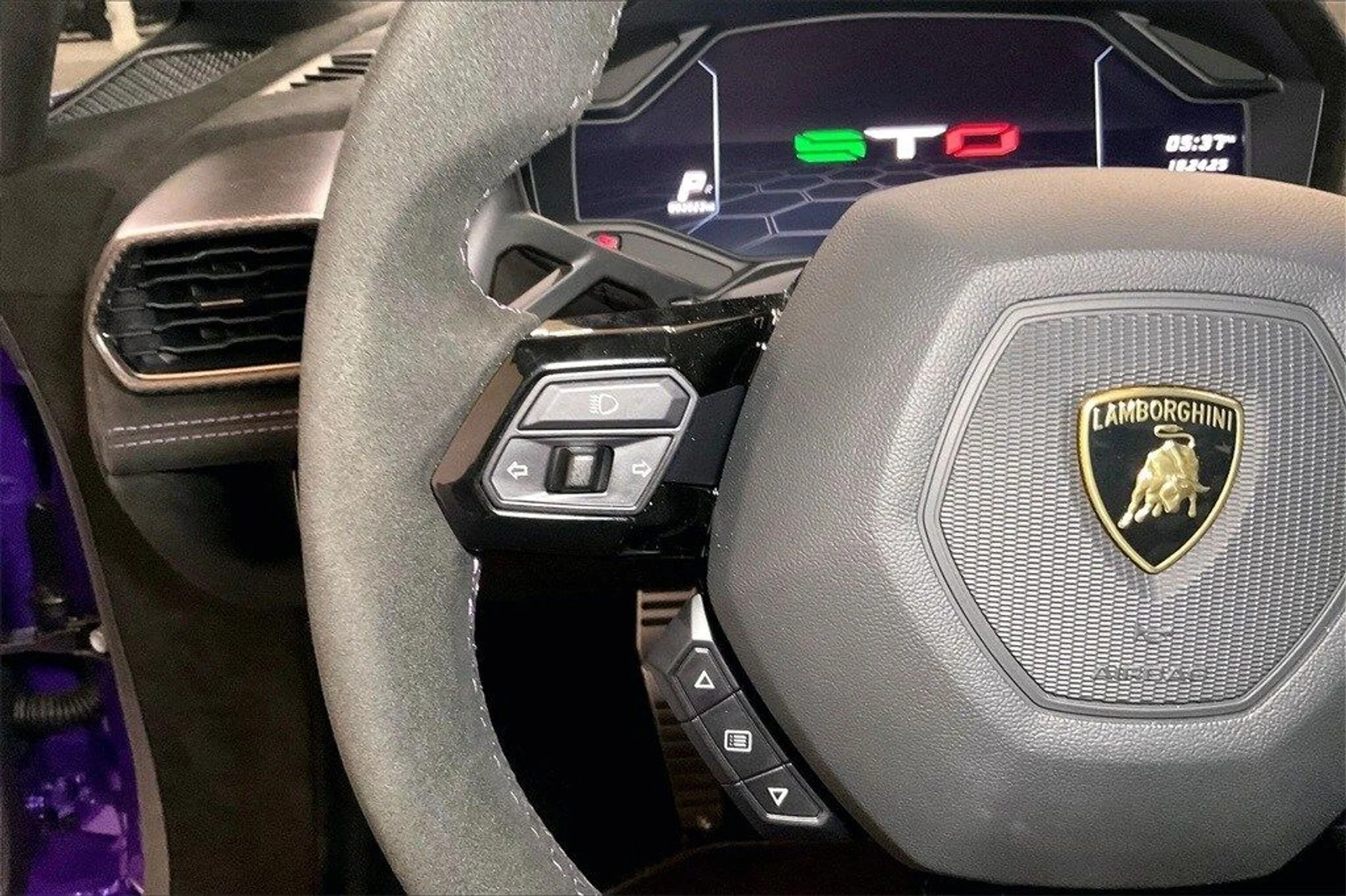 mph022_86919903_e53094be2e097a91b55b3d1a451028c0x_4e74189b73