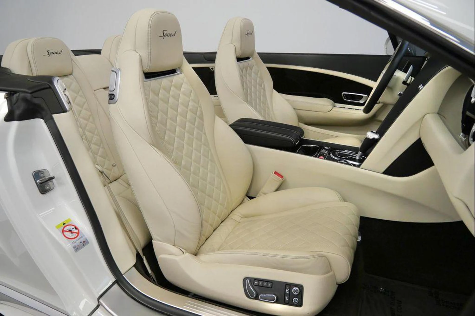 mph022_872312771_Go_IM_8yj8_Poo_DS_Kf_Yz_Js_L_Gk_Ktal_I_8f3cf5c502