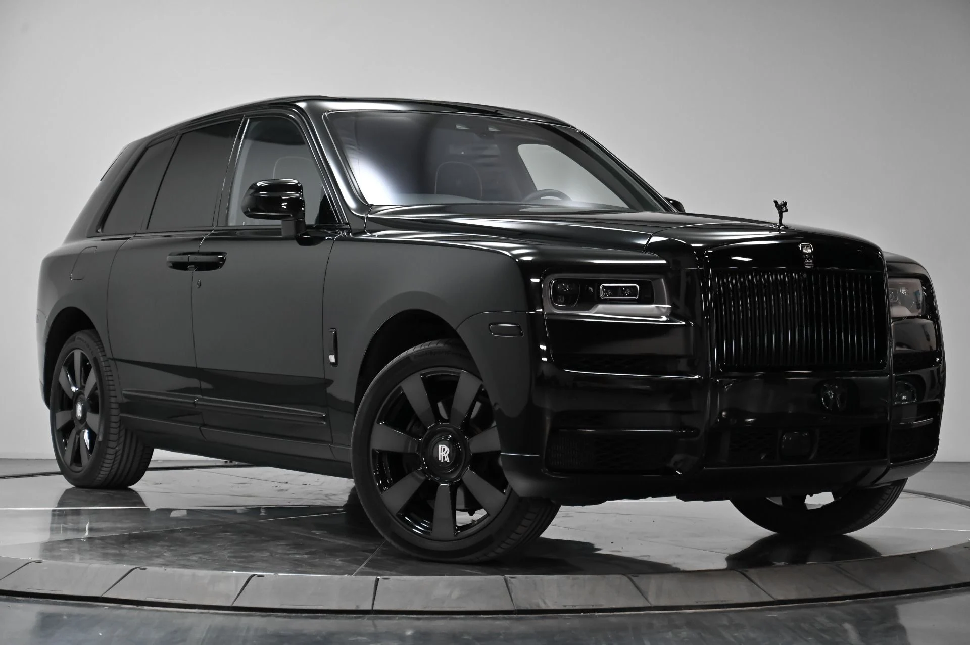 mph022_873914104_Used_2019_Rolls_Royce_Cullinan_1761408905_e5ce619808