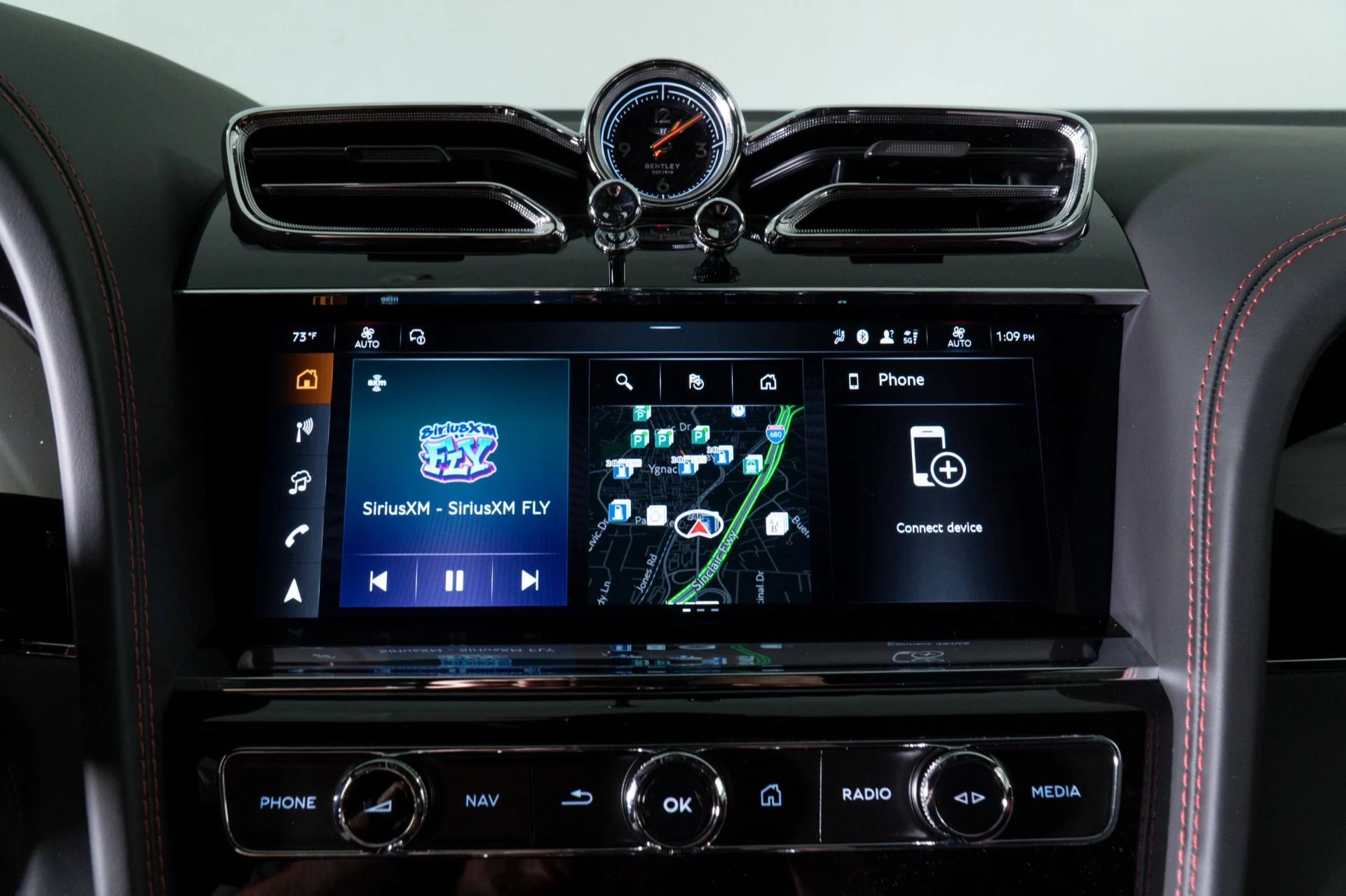 mph022_875281580_New_2026_Bentley_Bentayga_AZURE_1777652825_529bd71ebb