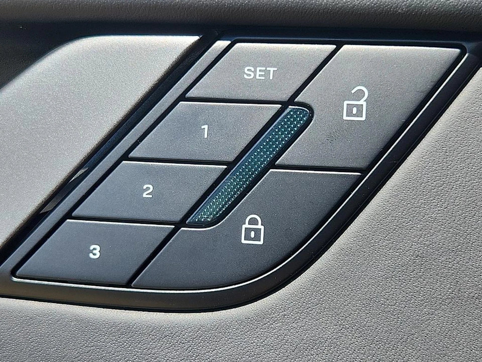 mph022_887160191_k_JNO_7a3i_Ivvg_JA_00h_Z_Xco_I1u_G50_75ce9600b4