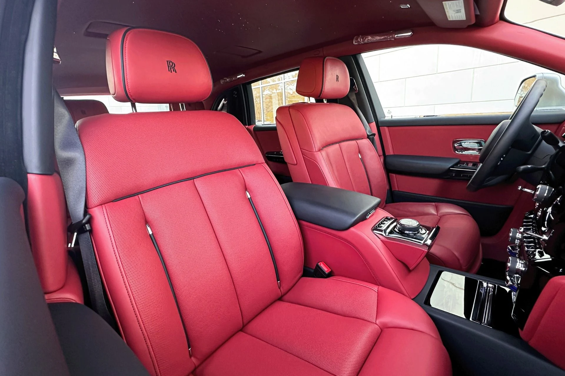 mph022_887759130_Used_2022_Rolls_Royce_Phantom_EWB_1762892452_763f6aced0