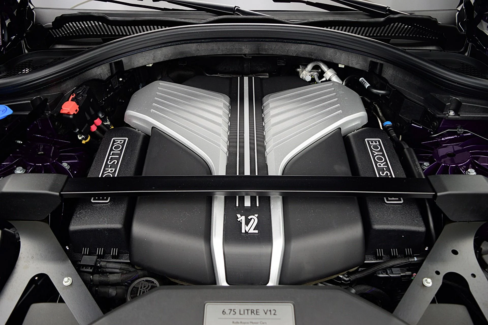 mph022_905150531_Used_2025_Rolls_Royce_Cullinan_b081d29f2d