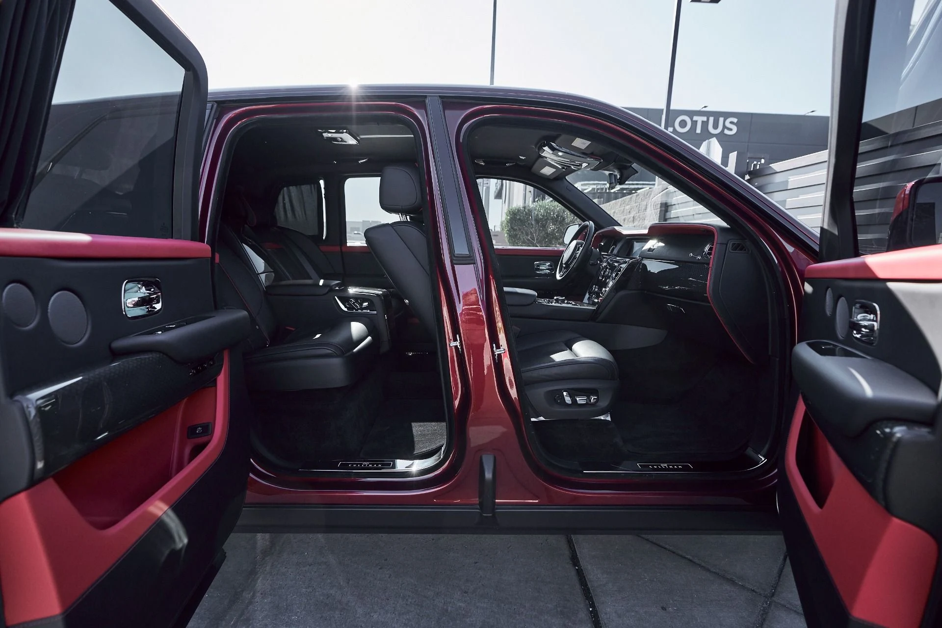 mph022_906899467_Used_2022_Rolls_Royce_Cullinan_Black_Badge_1764038717_a4aa59f9a5