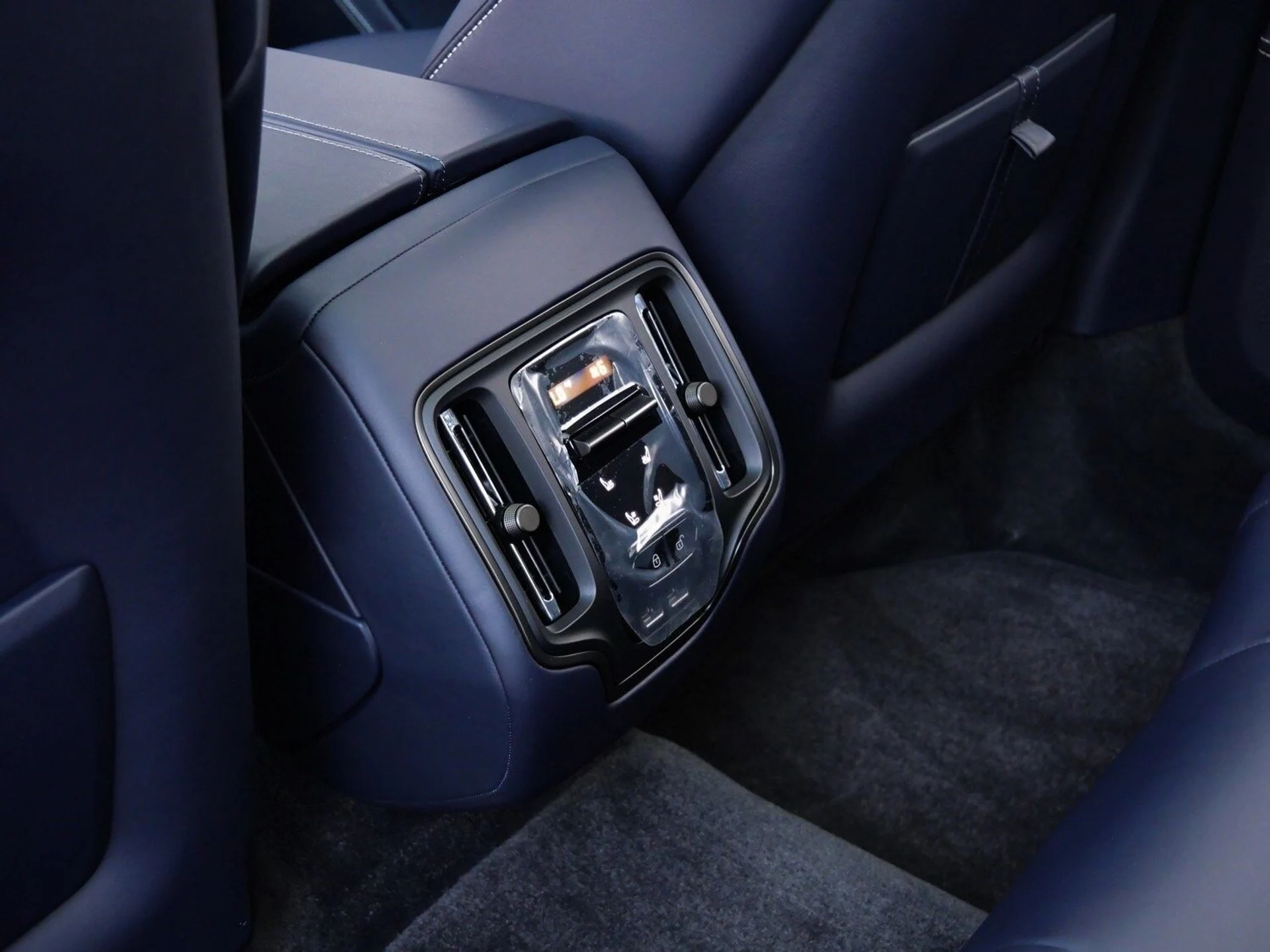 mph022_907702589_70c64f4d17531e9f5111c4a4201b4465x_db58aa6e18