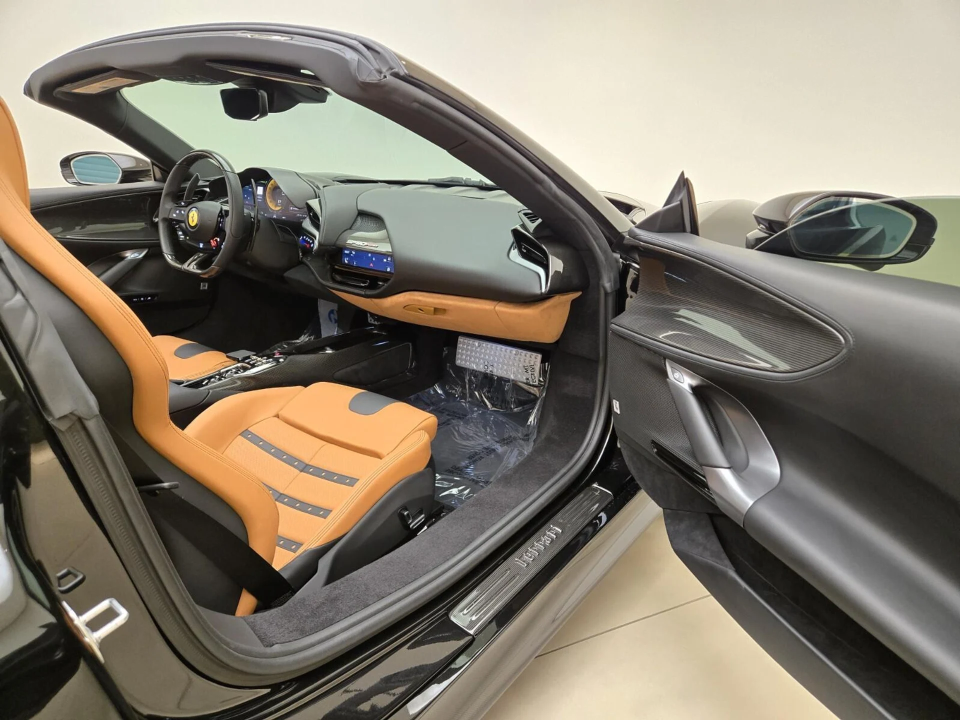 mph022_909124220_Used_2023_Ferrari_SF_90_Spider_1762329129_b684c61d32