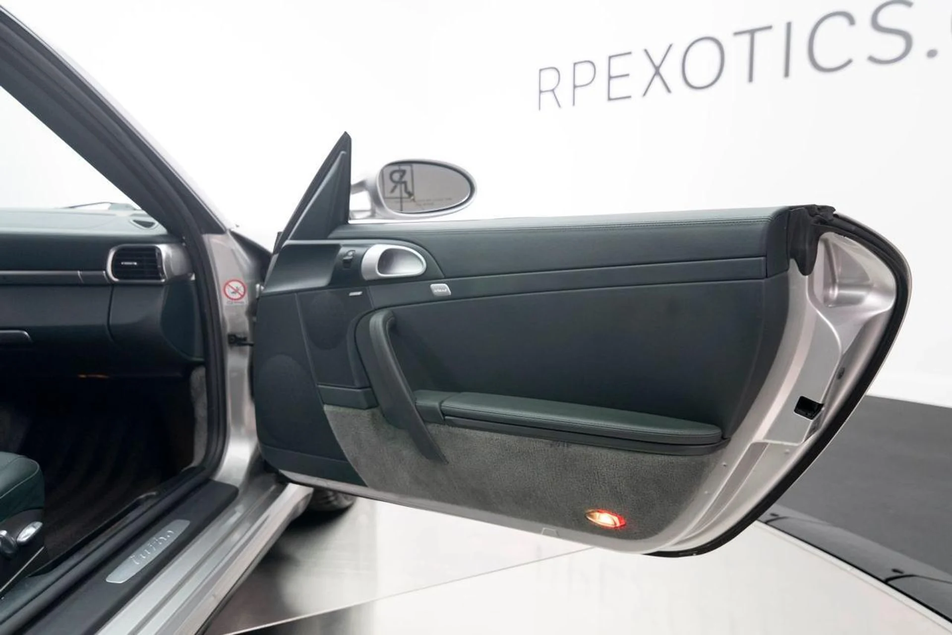 mph022_912225613_a1240c62084695954df49bcb41bf14b2_cf0b6ed57a