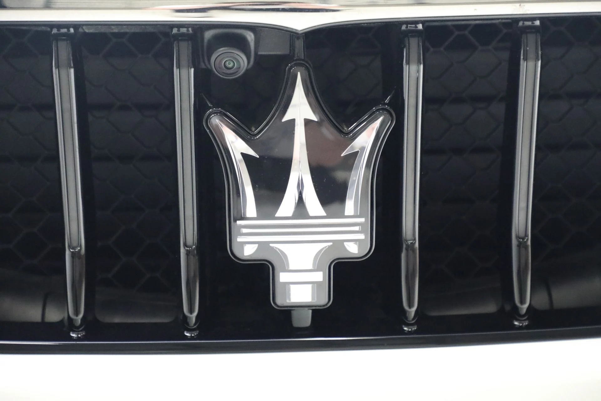 mph022_91665517_Used_2022_Maserati_Quattroporte_Modena_Q4_1760624794_8758297d27