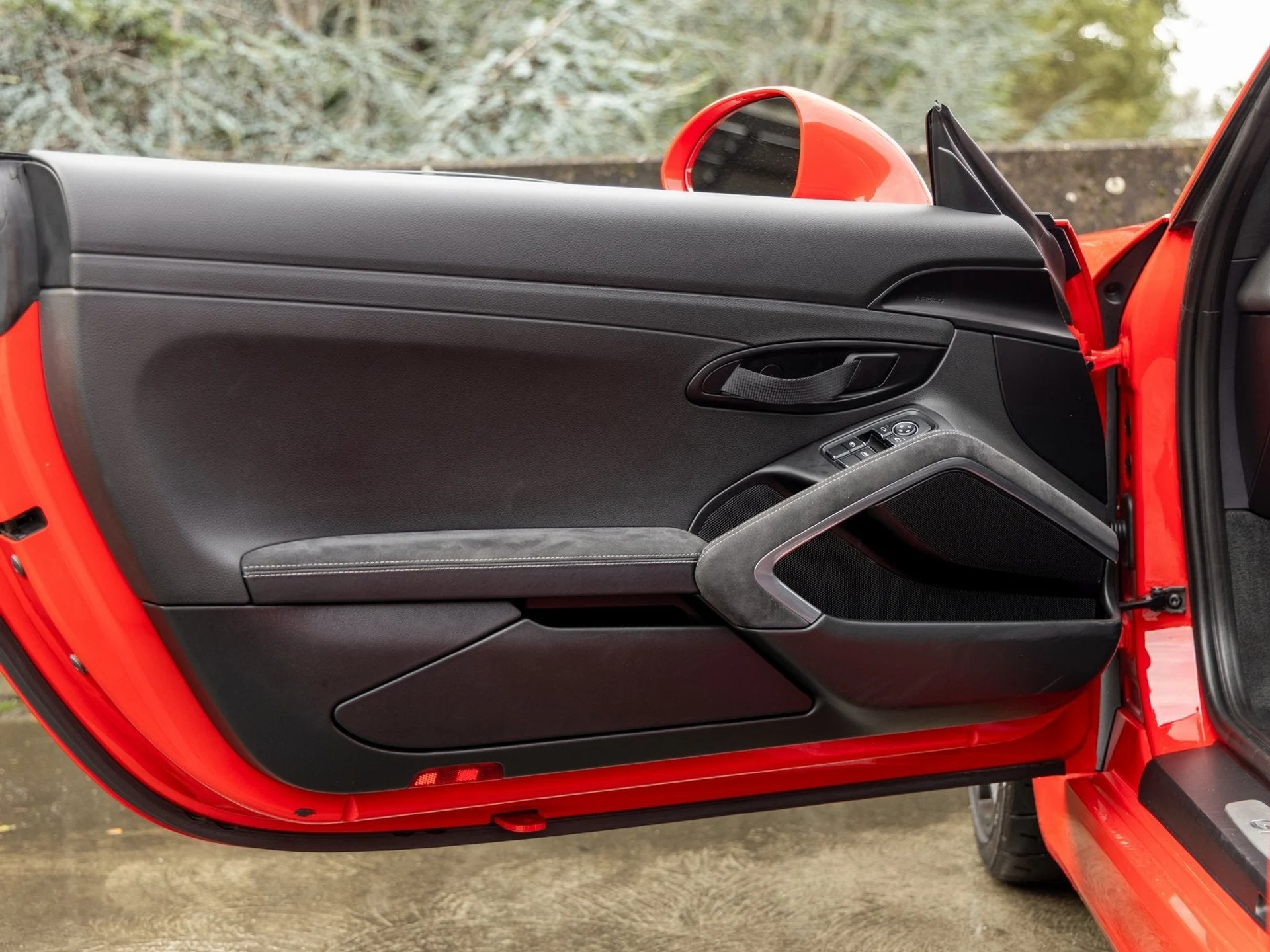 mph022_919529063_23_e13eee3b85