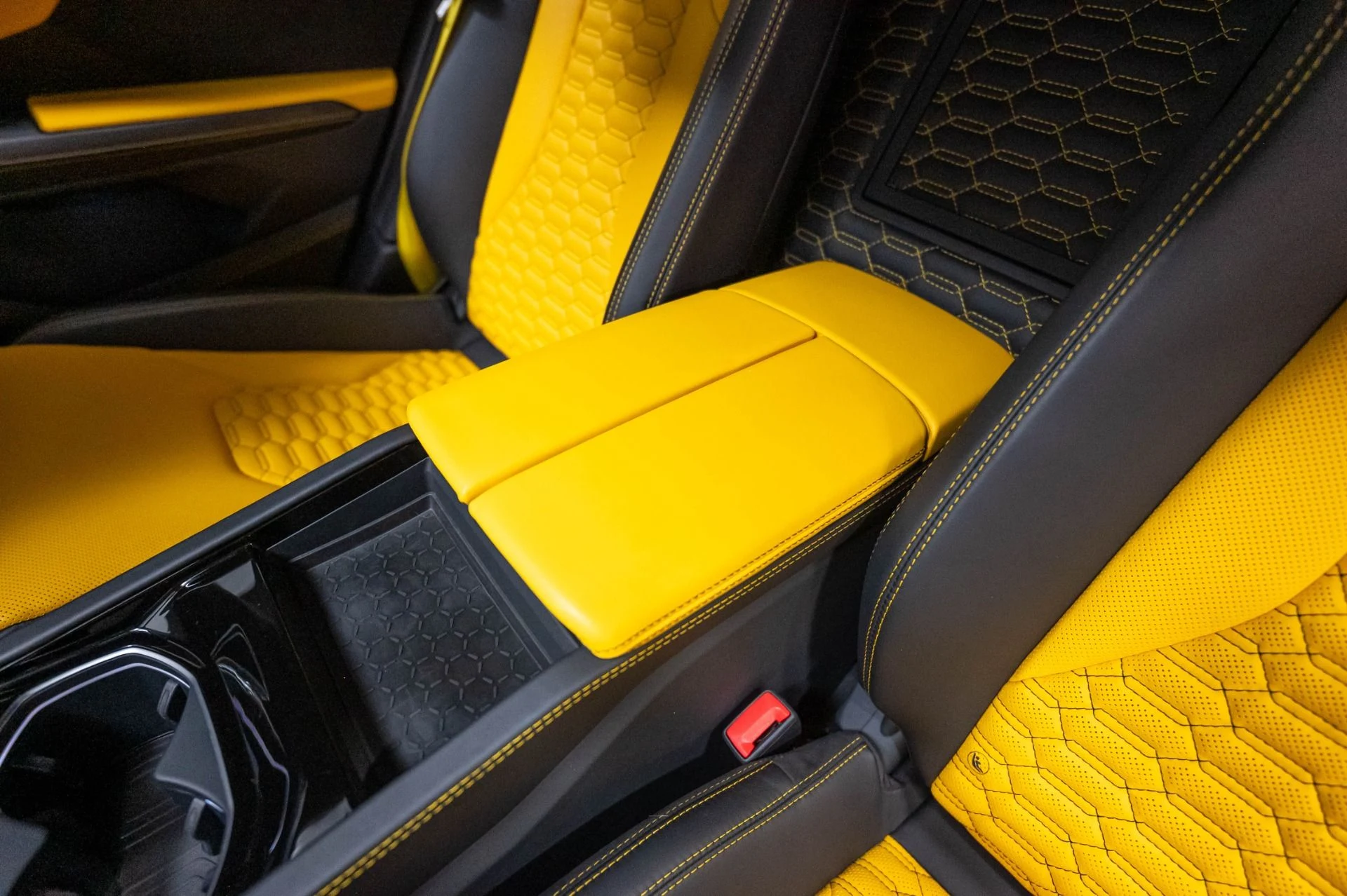 mph022_922921713_Used_2019_Lamborghini_Urus_1786985122_6842e15ee6