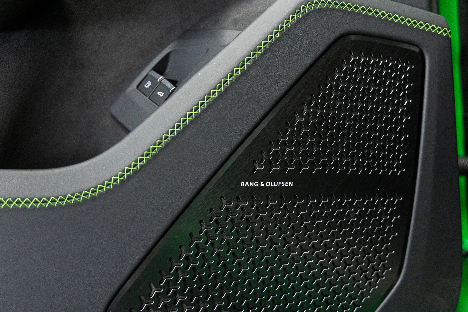 mph022_9231405_5b1e0460832245db971269b0175d8903x_8dd9d9499e