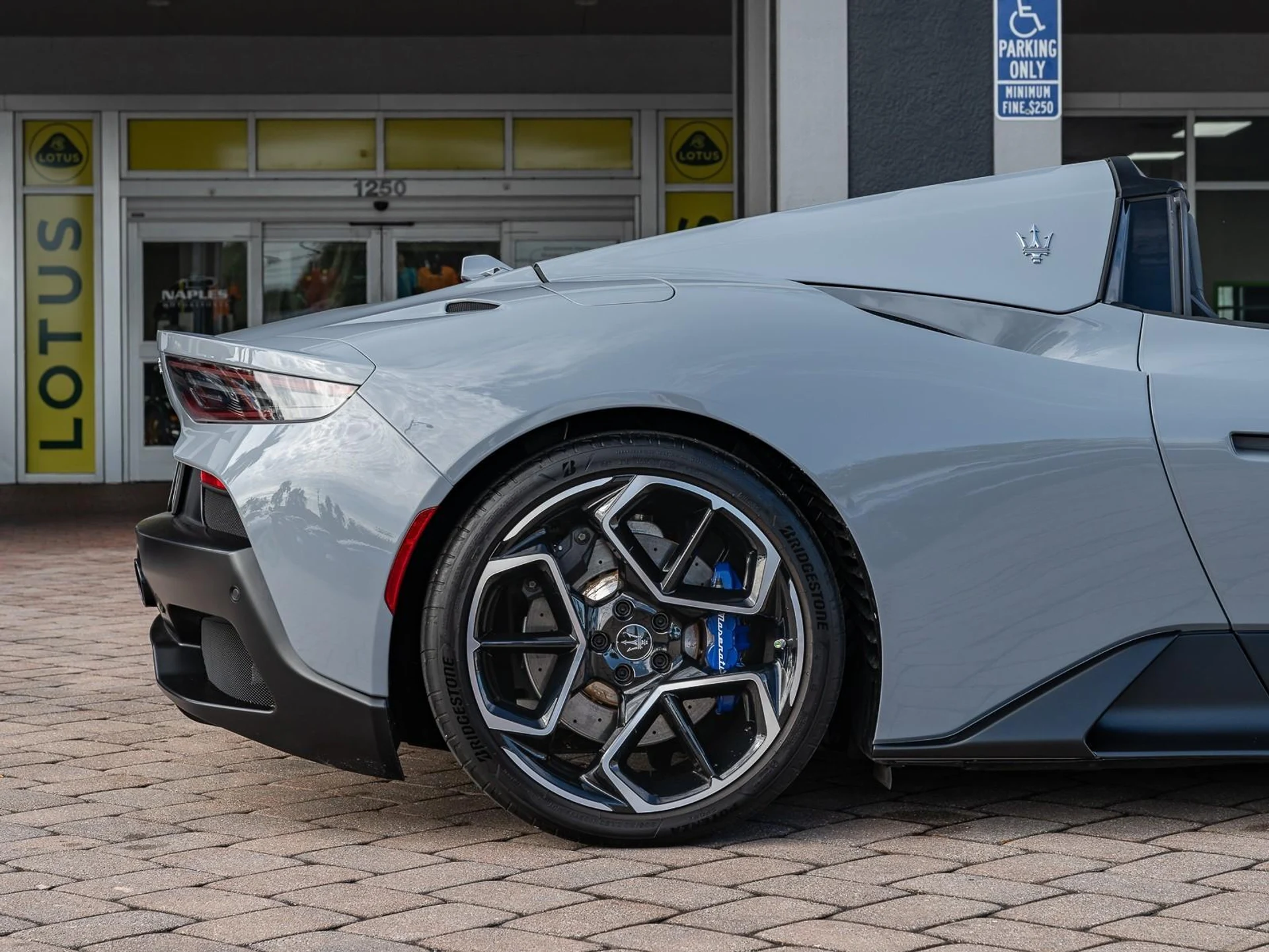 mph022_93187561_Used_2023_Maserati_MC_20_Cielo_1753203985_cec561e78a