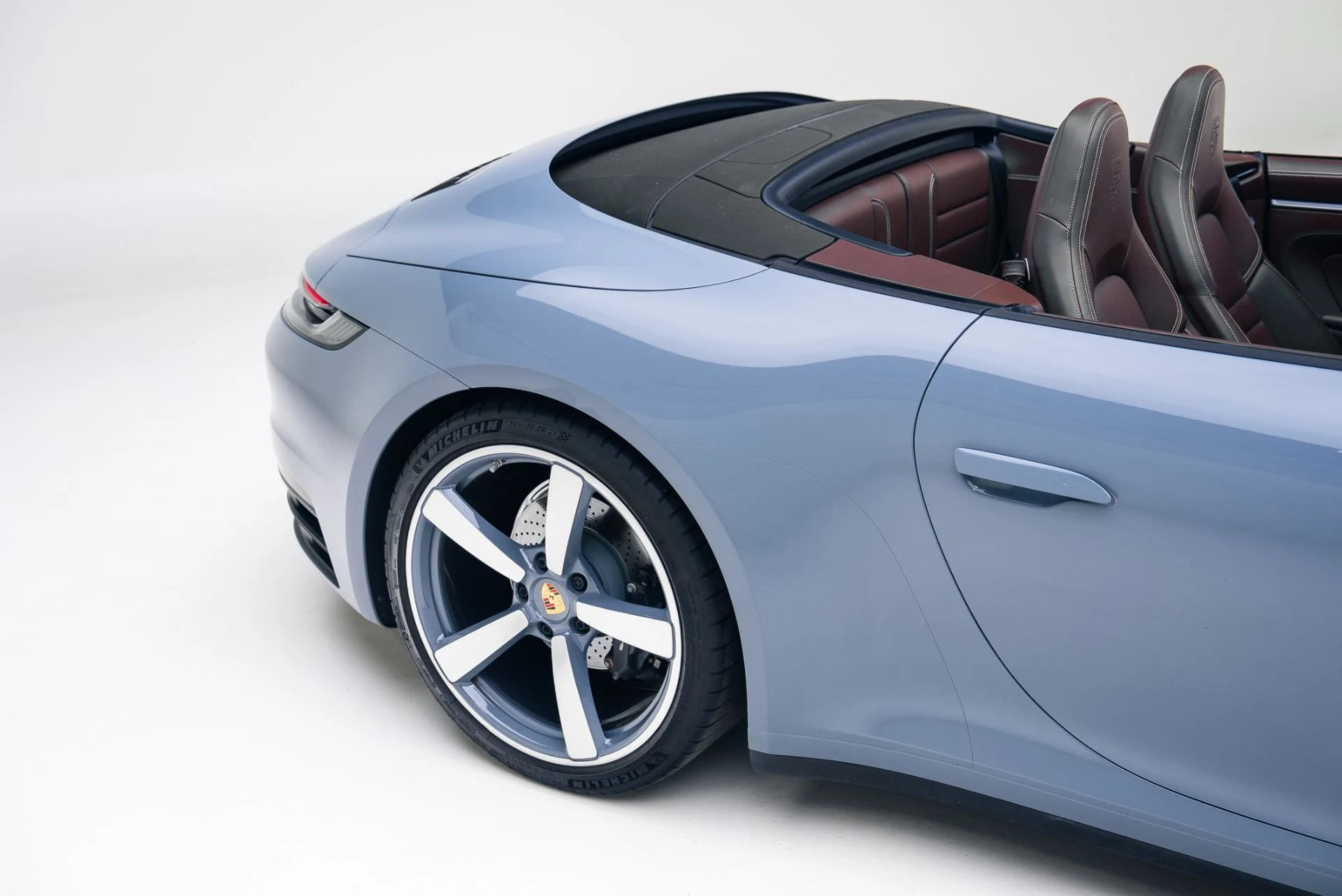 mph022_932015161_Used_2024_Porsche_911_Carrera_1765496853_b4e09b13d4