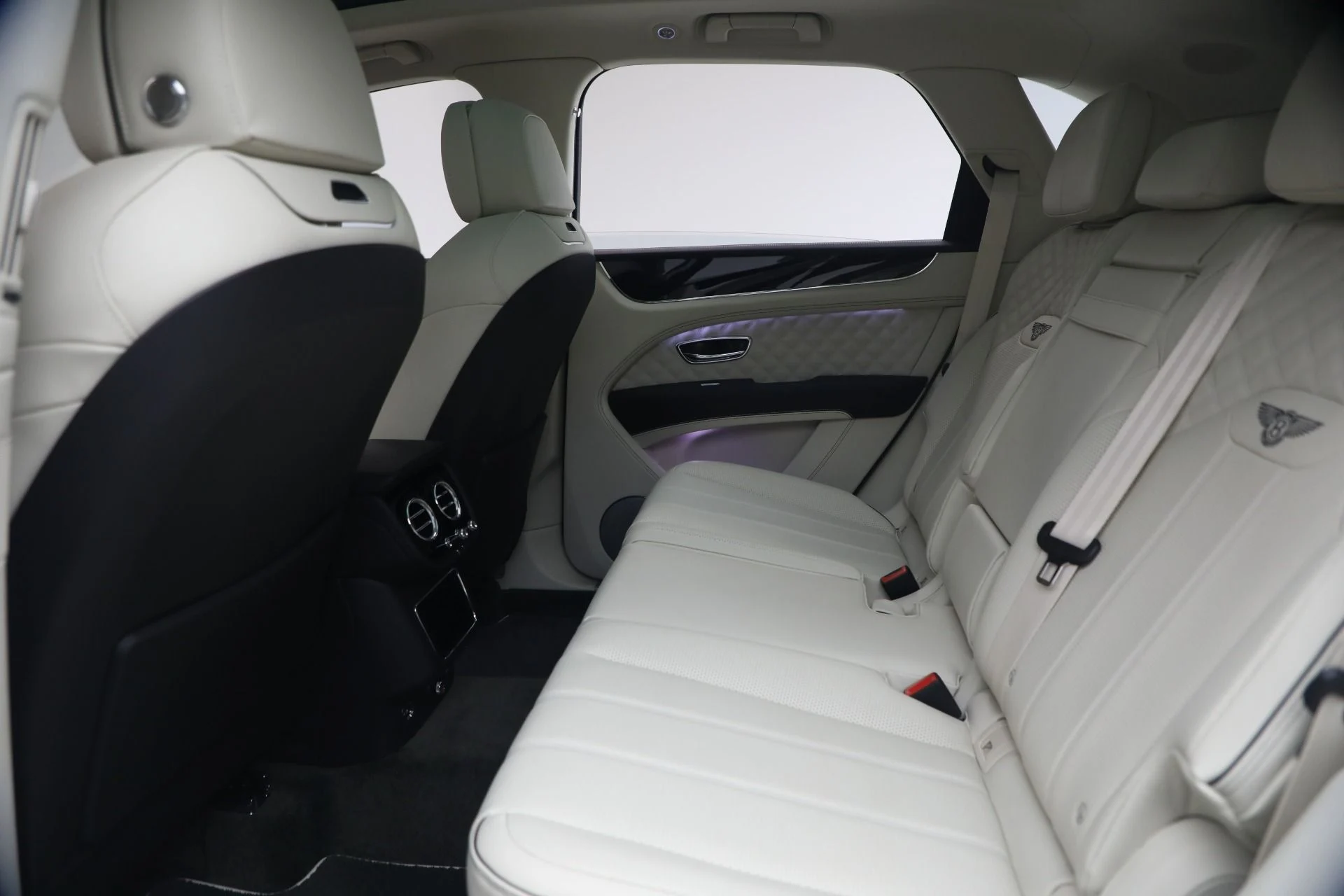 mph022_936388459_Used_2022_Bentley_Bentayga_V8_1777753010_dc114670d6