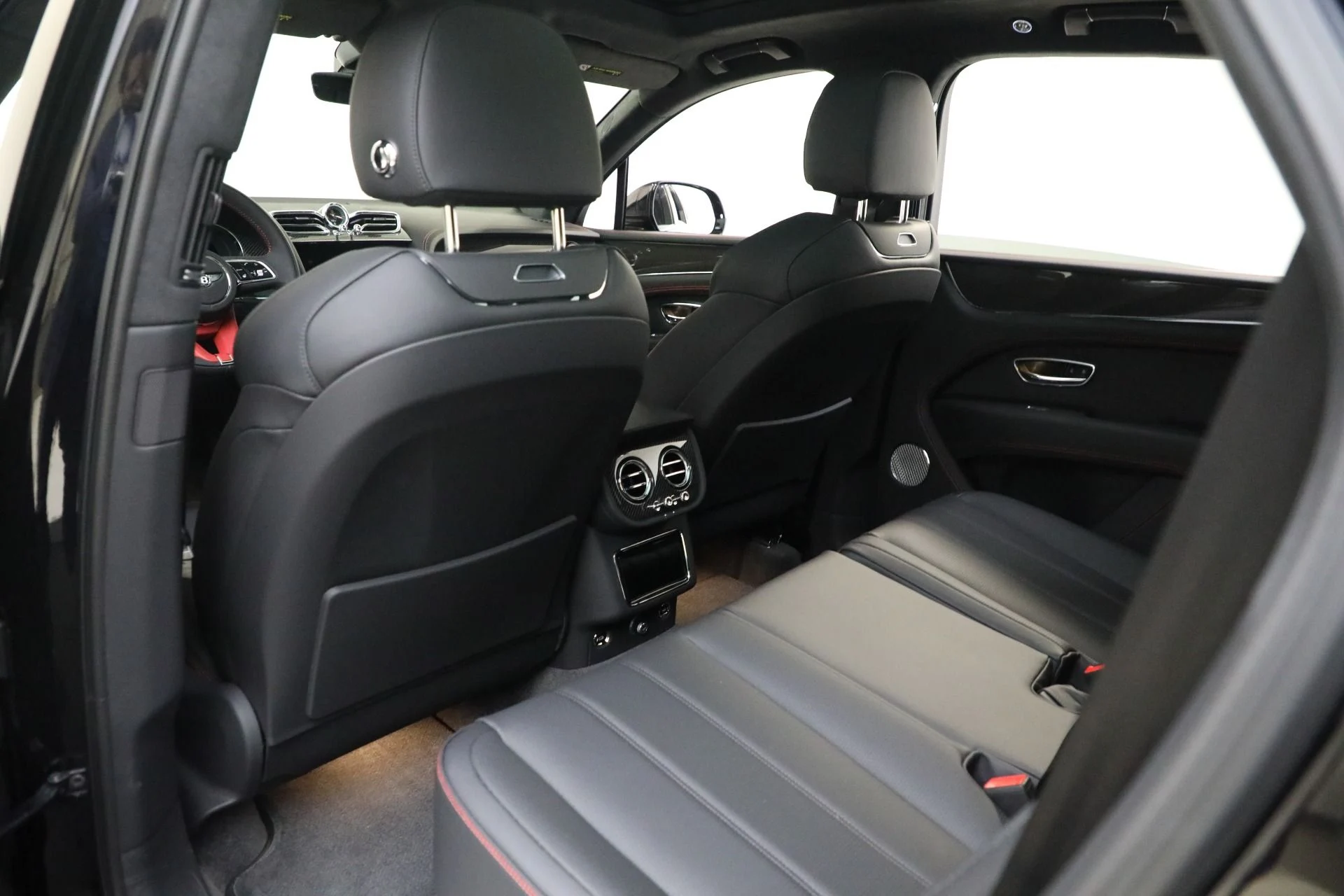 mph022_936571678_Used_2024_Bentley_Bentayga_V8_1714834749_be2f9b80be