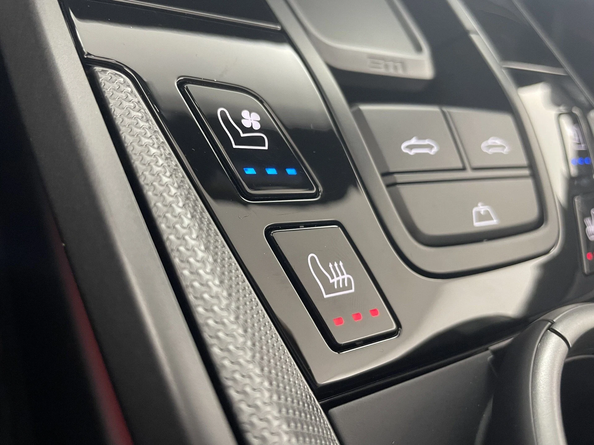 mph022_940102883_e13921782796bf90c2fd9182bcb3bcb5x_6af05af137