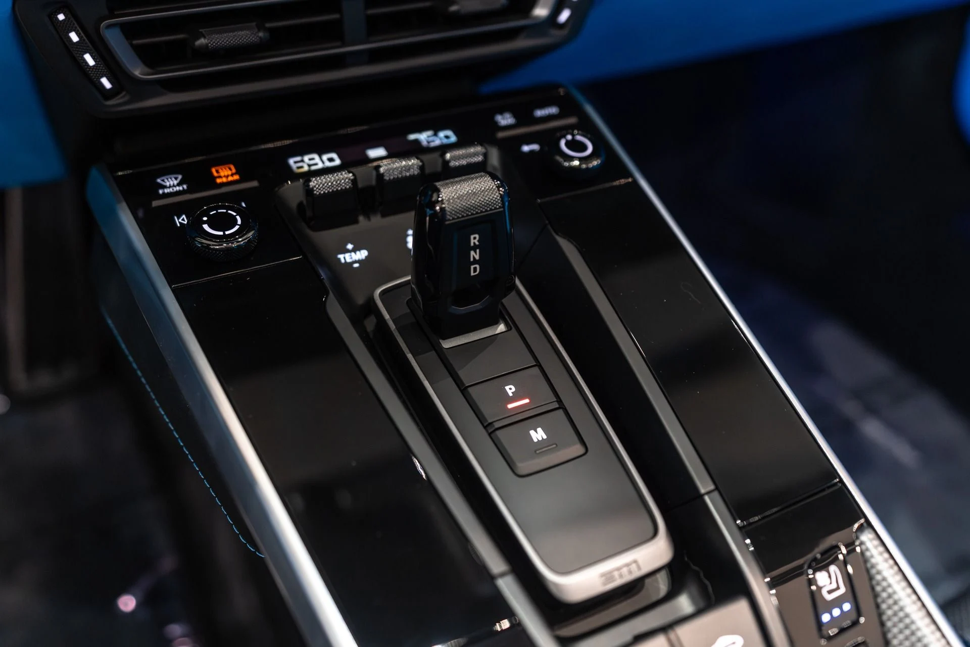 mph022_941473236_11198_p23_l_d38ed8f586