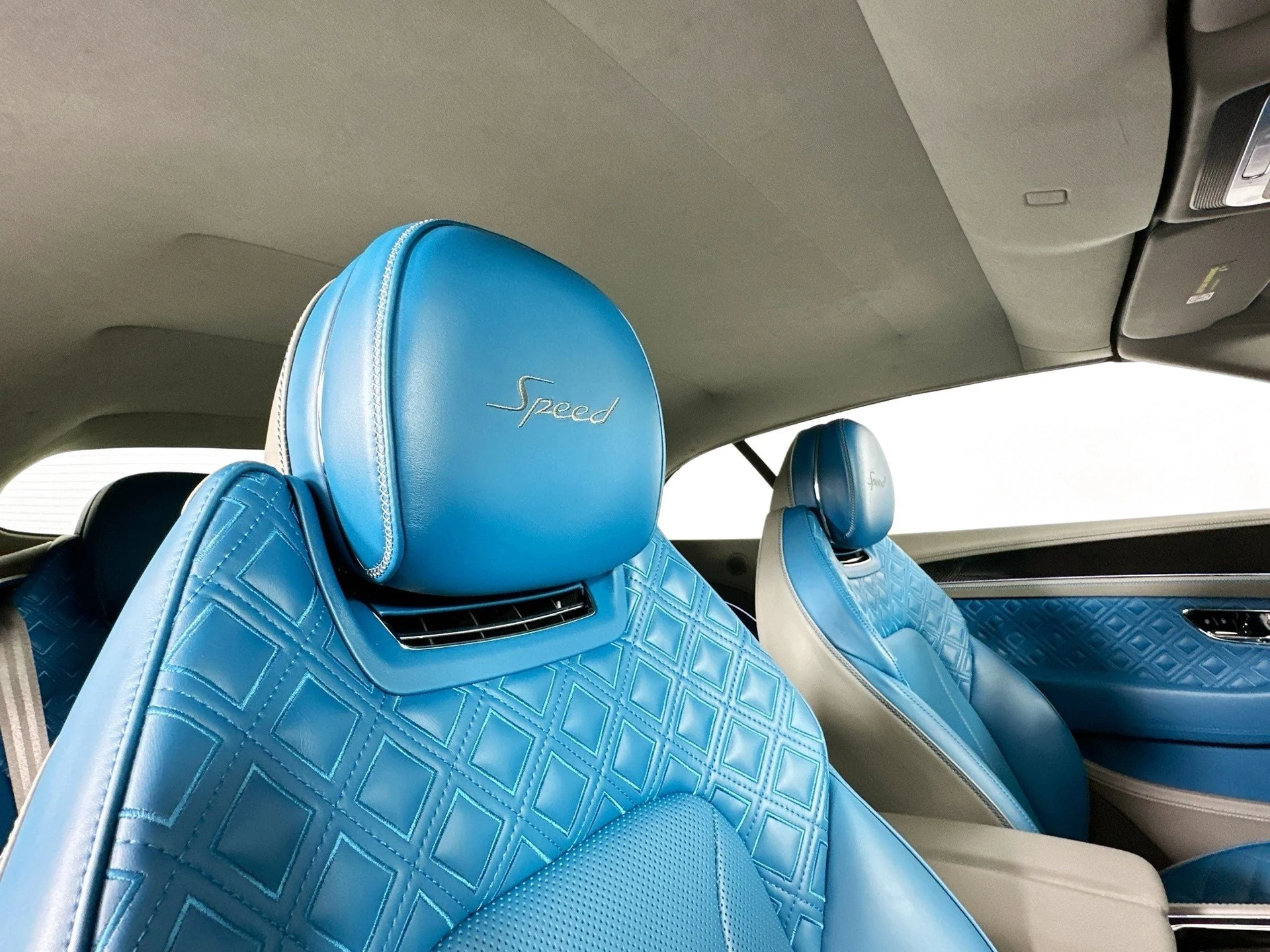 mph022_944200078_23_6ace7f0287