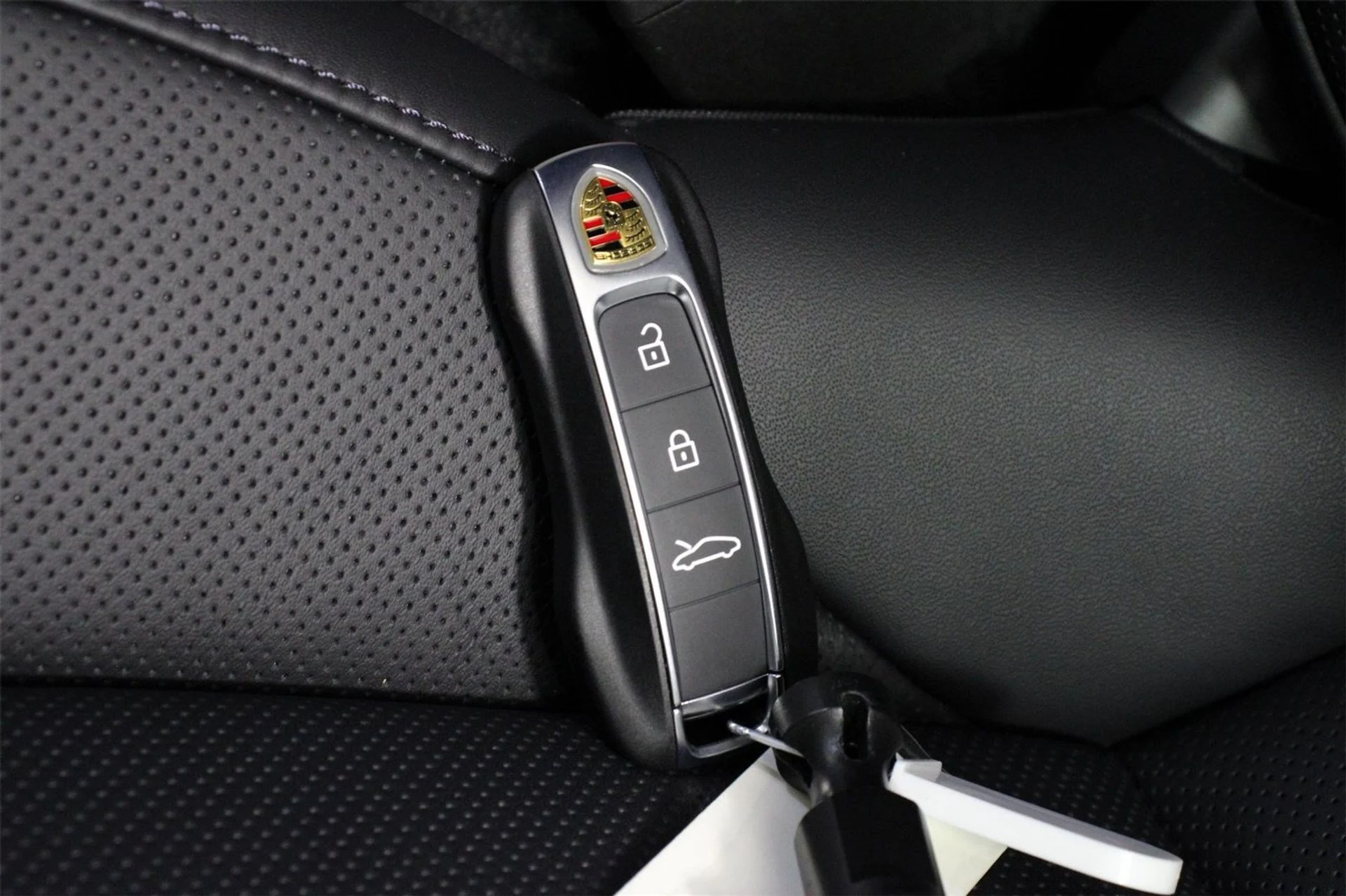 mph022_947153925_8a12ac9301edb28e744f247d961024ef_552118e6af