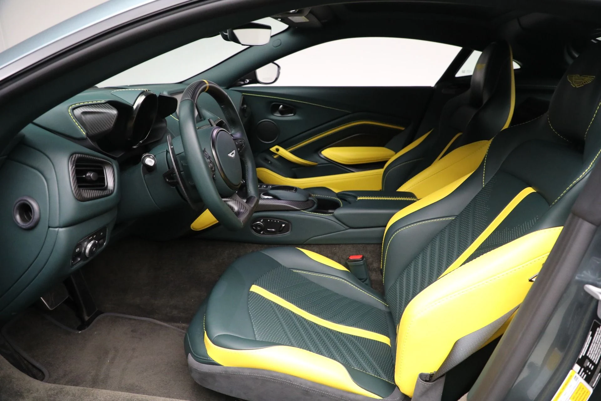 mph022_949442847_Used_2023_Aston_Martin_Vantage_V12_1c1e84849d
