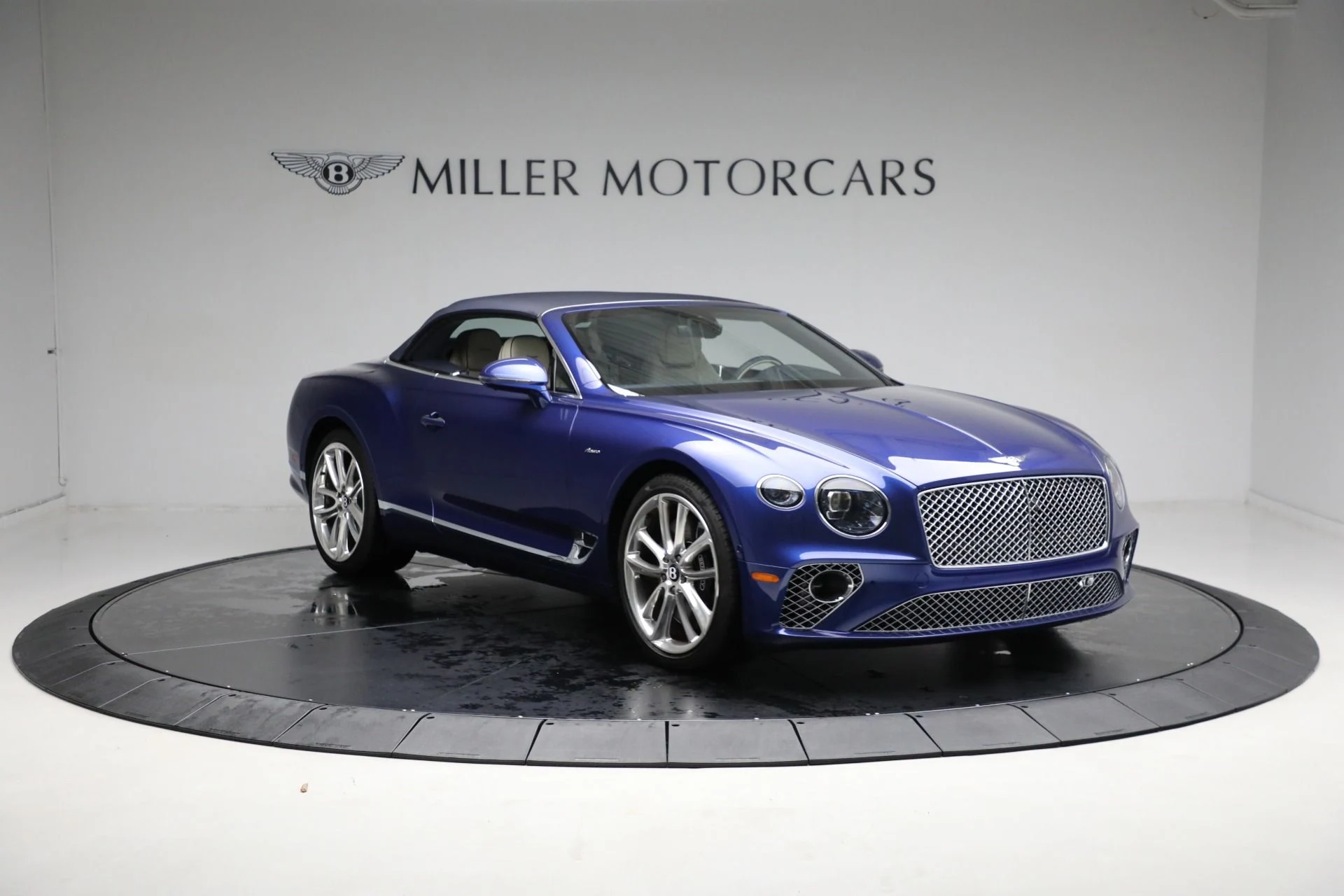 mph022_953016387_New_2023_Bentley_Continental_GTC_Azure_V8_eb9dec1227