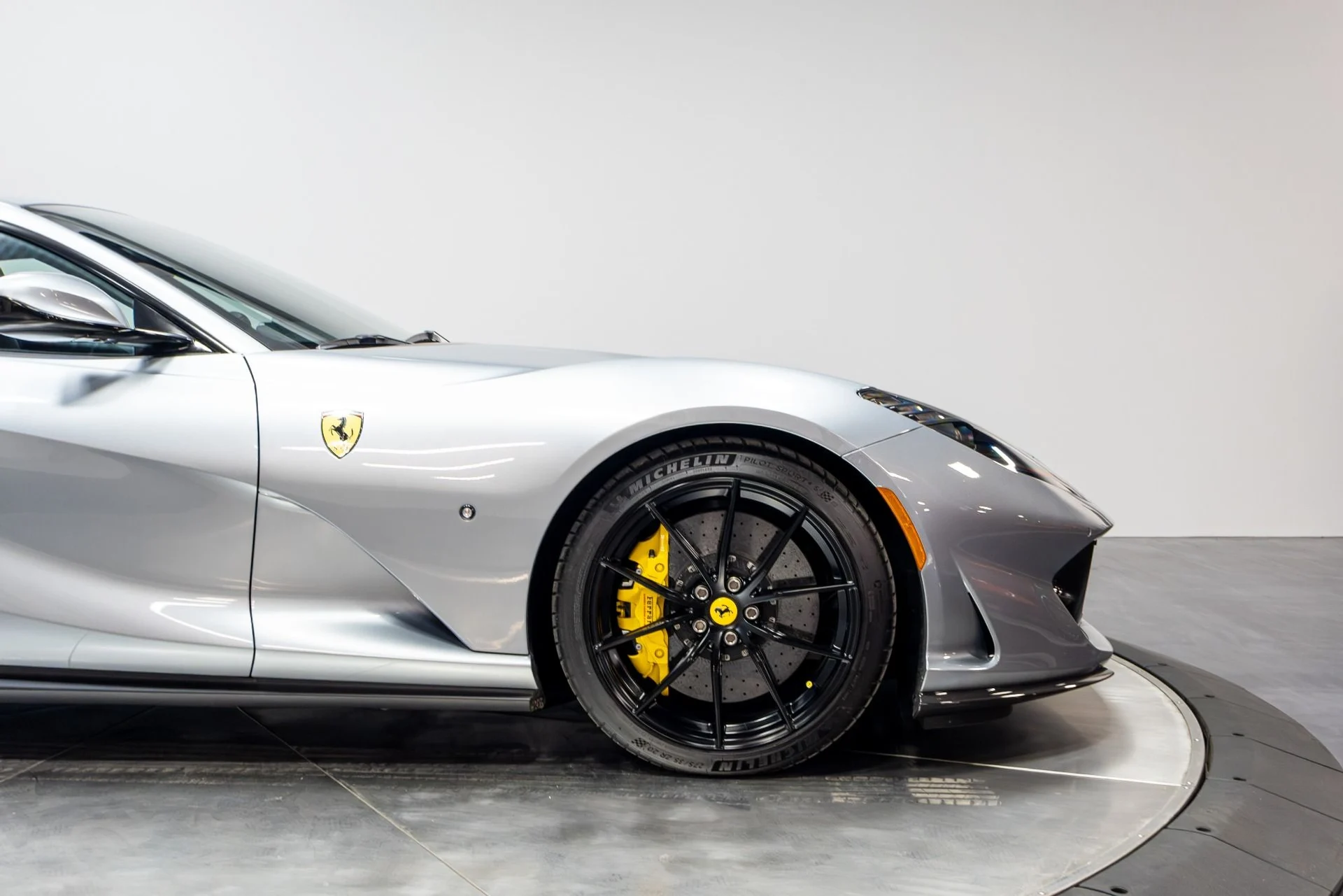 mph022_95936694_Used_2018_Ferrari_812_Superfast_1777416678_960b1554ab