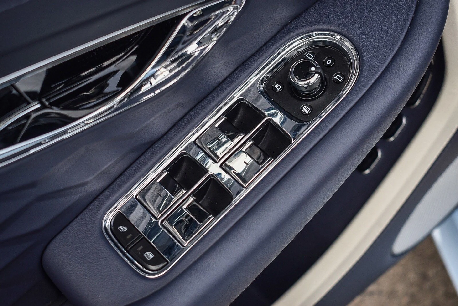 mph022_961083968_90394b4260c51e60d13e56fe36066097x_ee7475b010