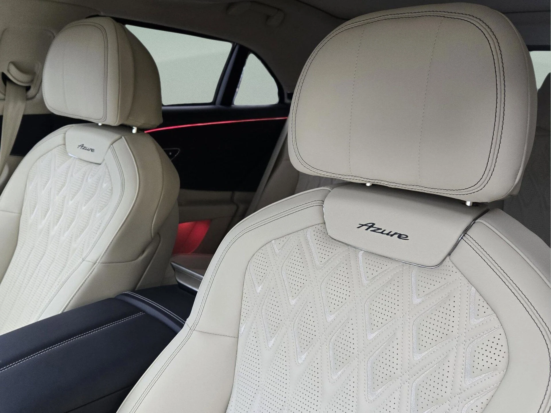 mph022_970918249_efa9276f16e0e84bb2b753b2acb5bd51x_700c16b31b