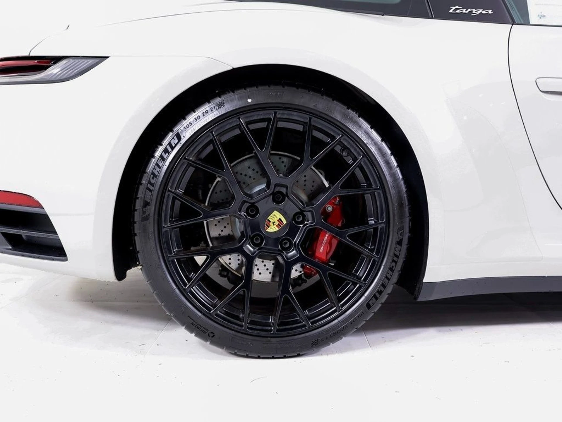 mph022_972389264_aad860d8bb77da6699d314f095226631x_ae6a209691