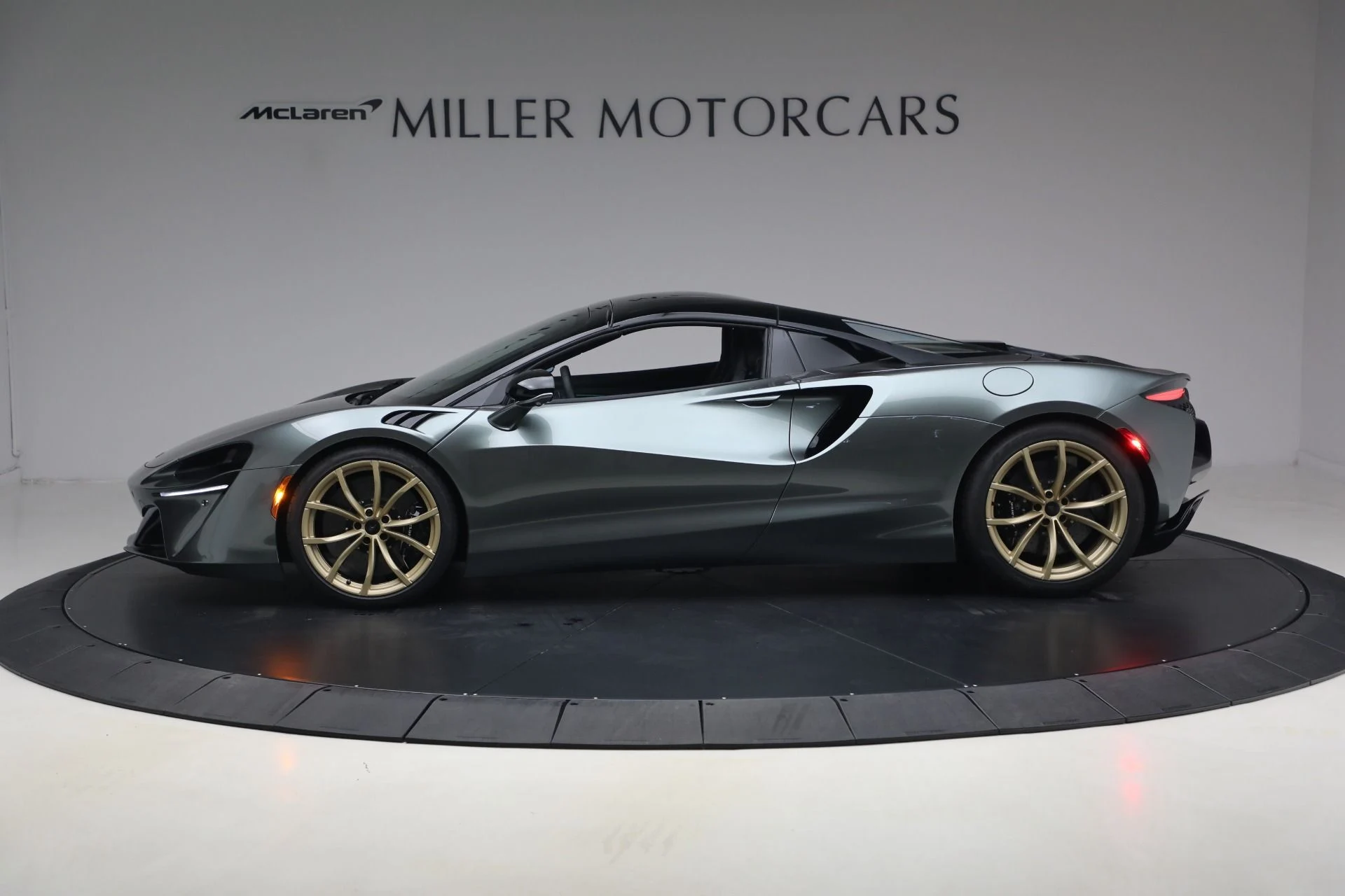 mph022_973204387_New_2026_Mc_Laren_Artura_Spider_Performance_655c7d15f0