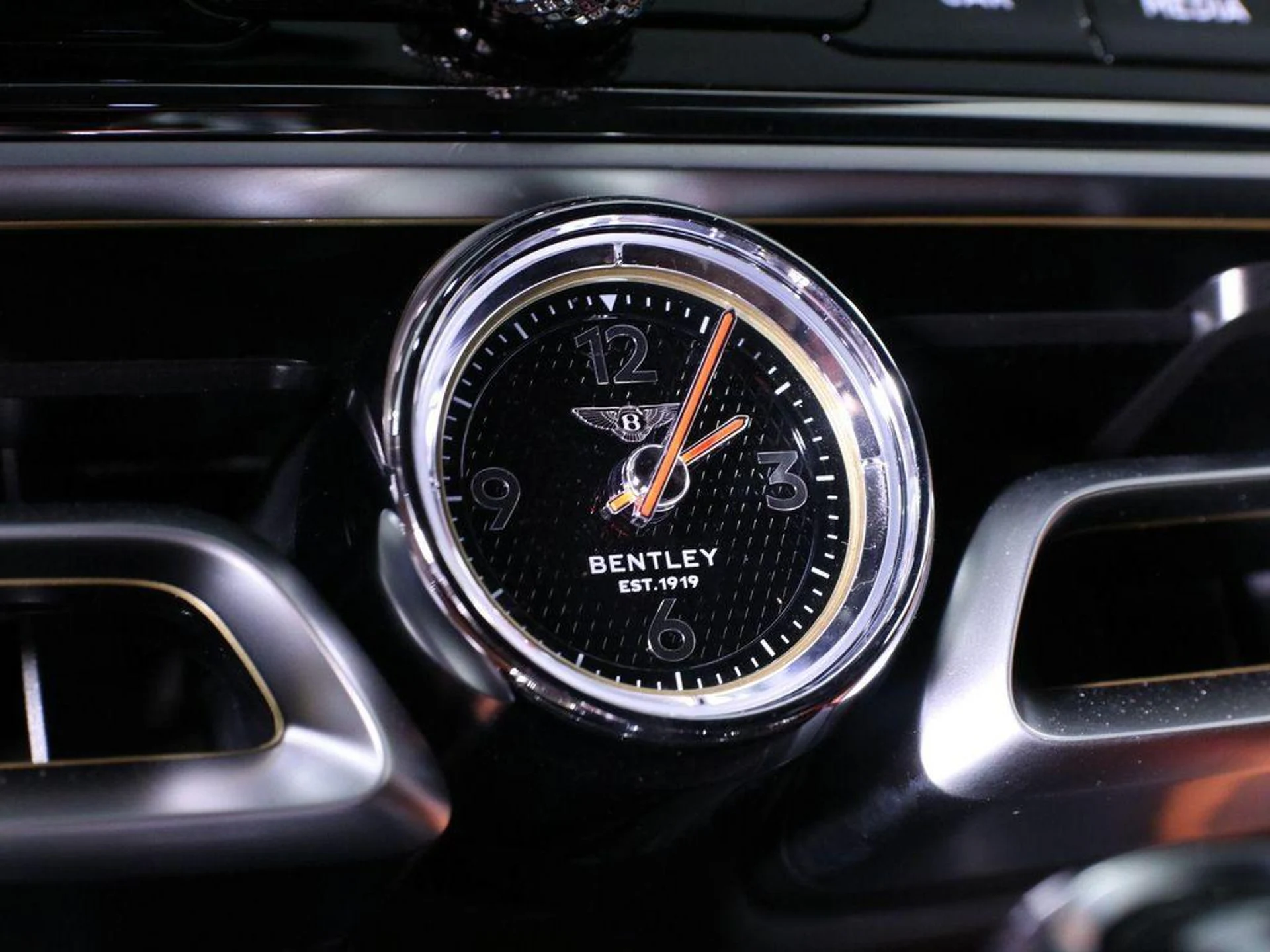 mph022_973271776_Lw_L_Oe9_By7_Qq_Sd_XE_Bqv_Z_Dr_QD_2t_TM_5f8cf5755b