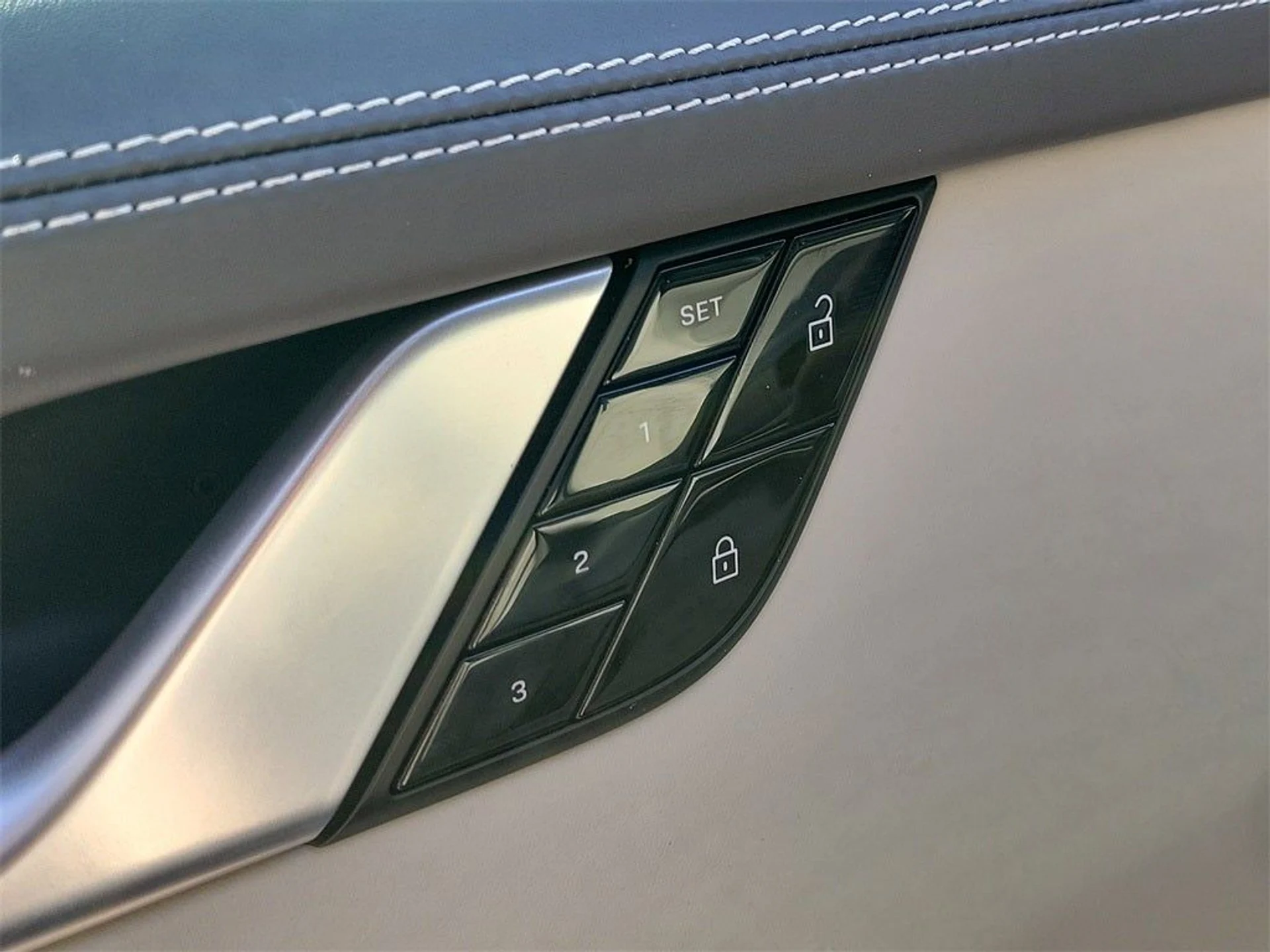 mph022_979779457_23_21d67935da