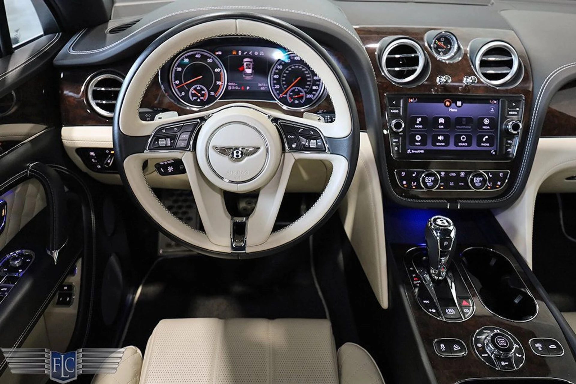 mph022_982202066_used_2018_bentley_bentayga_onyxeditionawd_9689_22935440_23_1024_e5b8a51b31