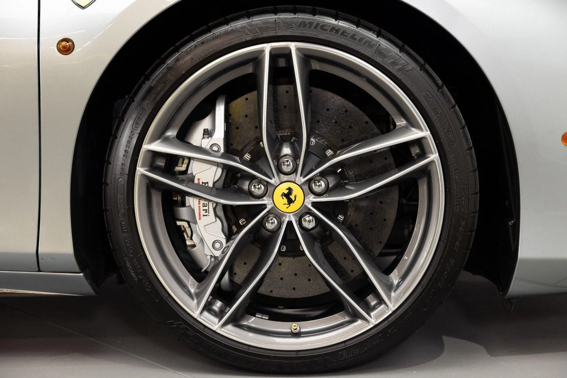 mph022_98248623_Used_2017_Ferrari_488_Spider_1784891674_b0a863df3a