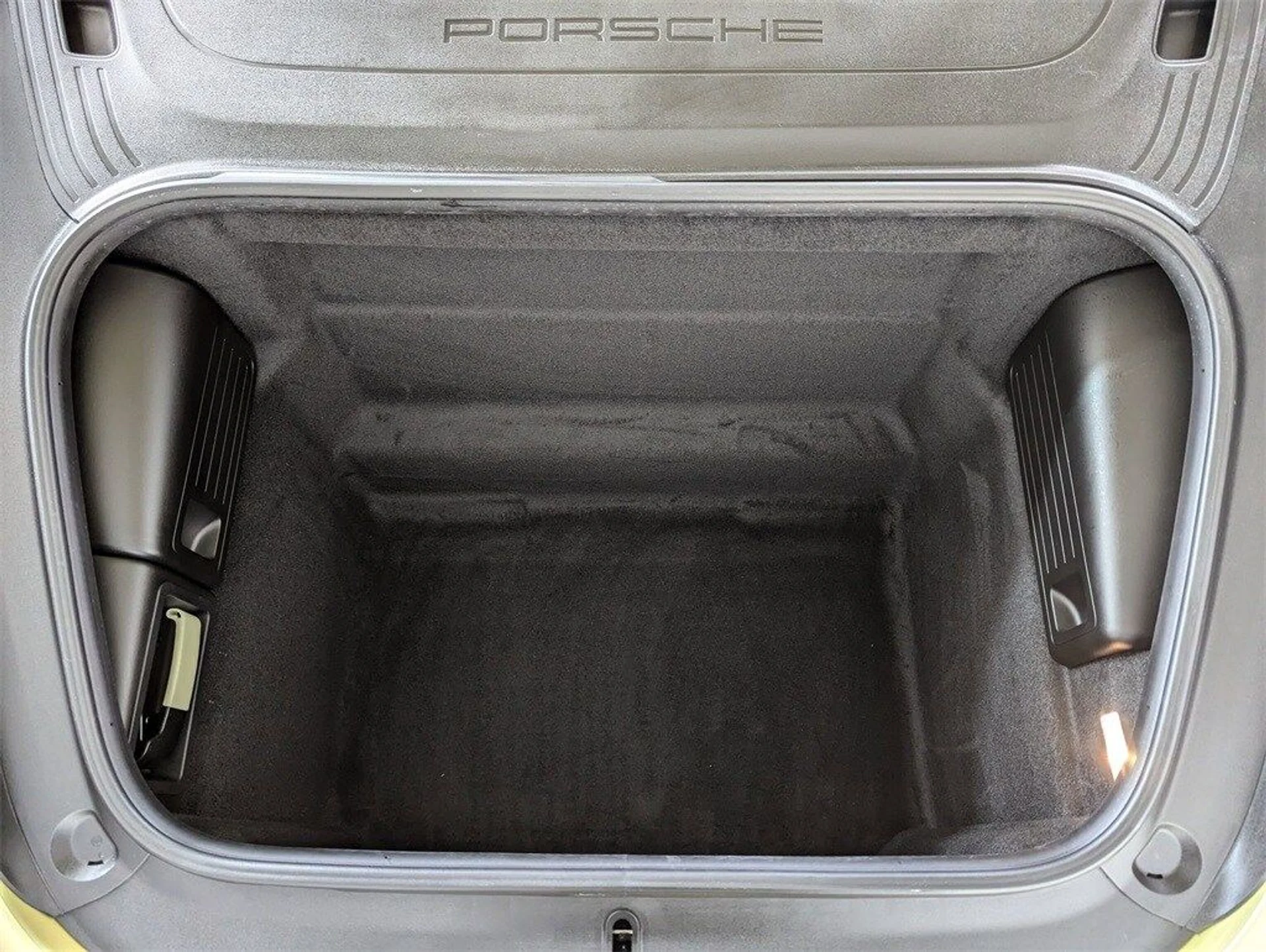 mph022_984056698_70994ff3198426c6217cfa44bf9ca593x_d5dc6f0055