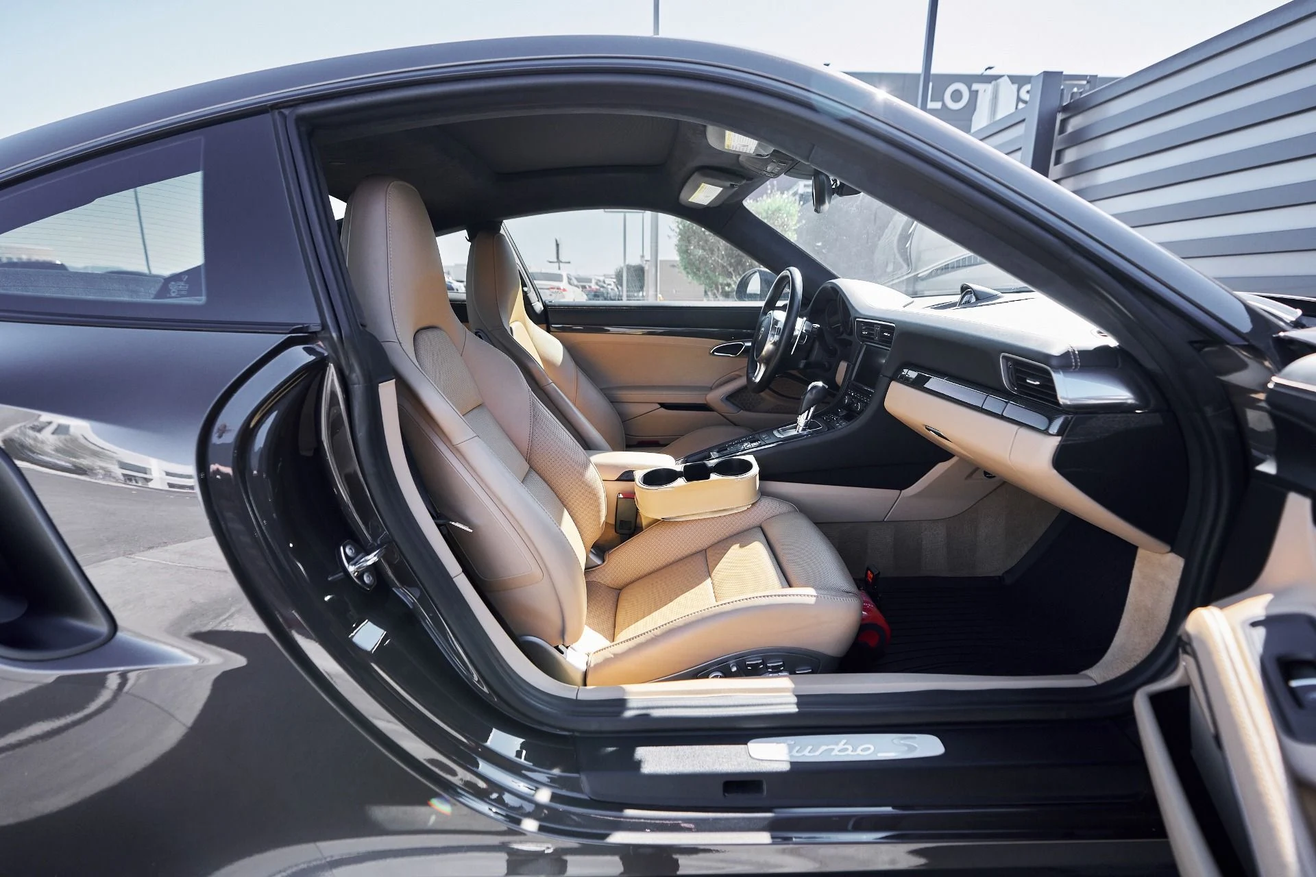 mph022_985017987_Used_2015_Porsche_911_Turbo_S_1759451659_af02e67963