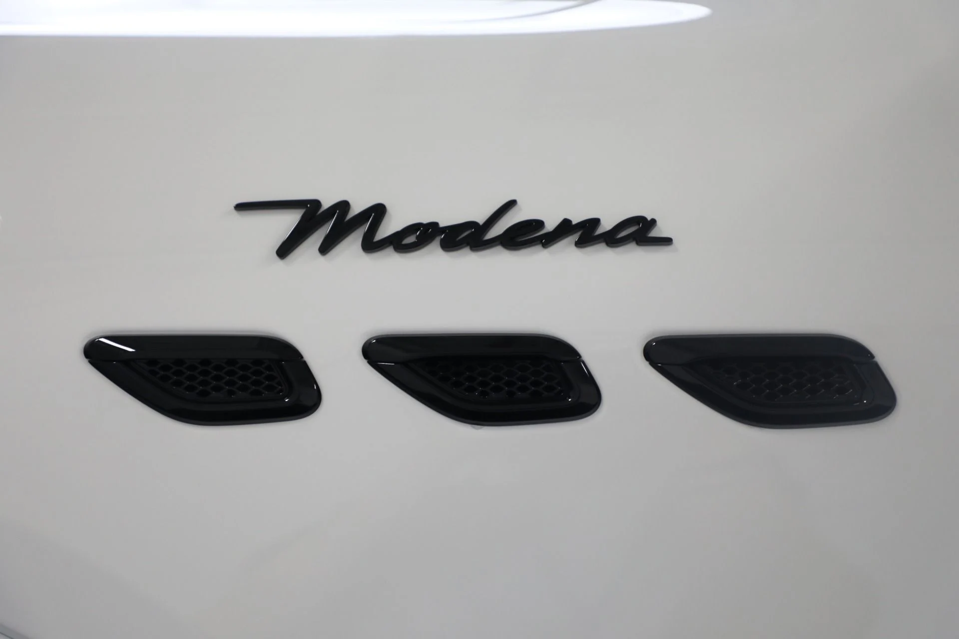 mph022_986107398_New_2025_Maserati_Grecale_Modena_1761853714_ceadc13c1b