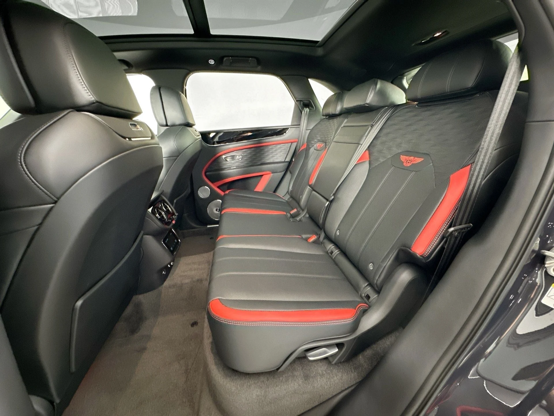 mph022_988928269_23_778e869a67