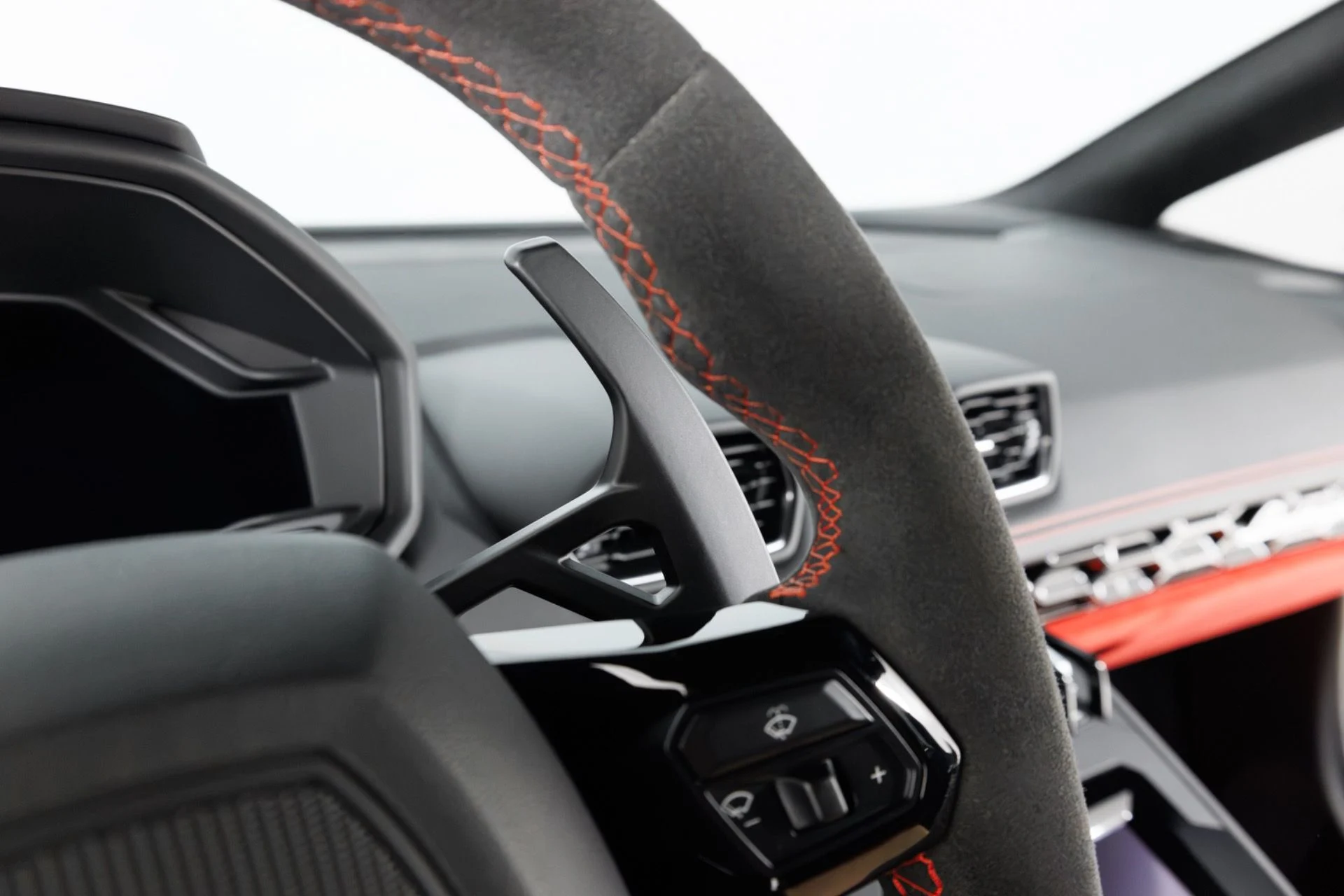 mph022_996764640_Used_2023_Lamborghini_Huracan_EVO_1790005621_61a7cccf23