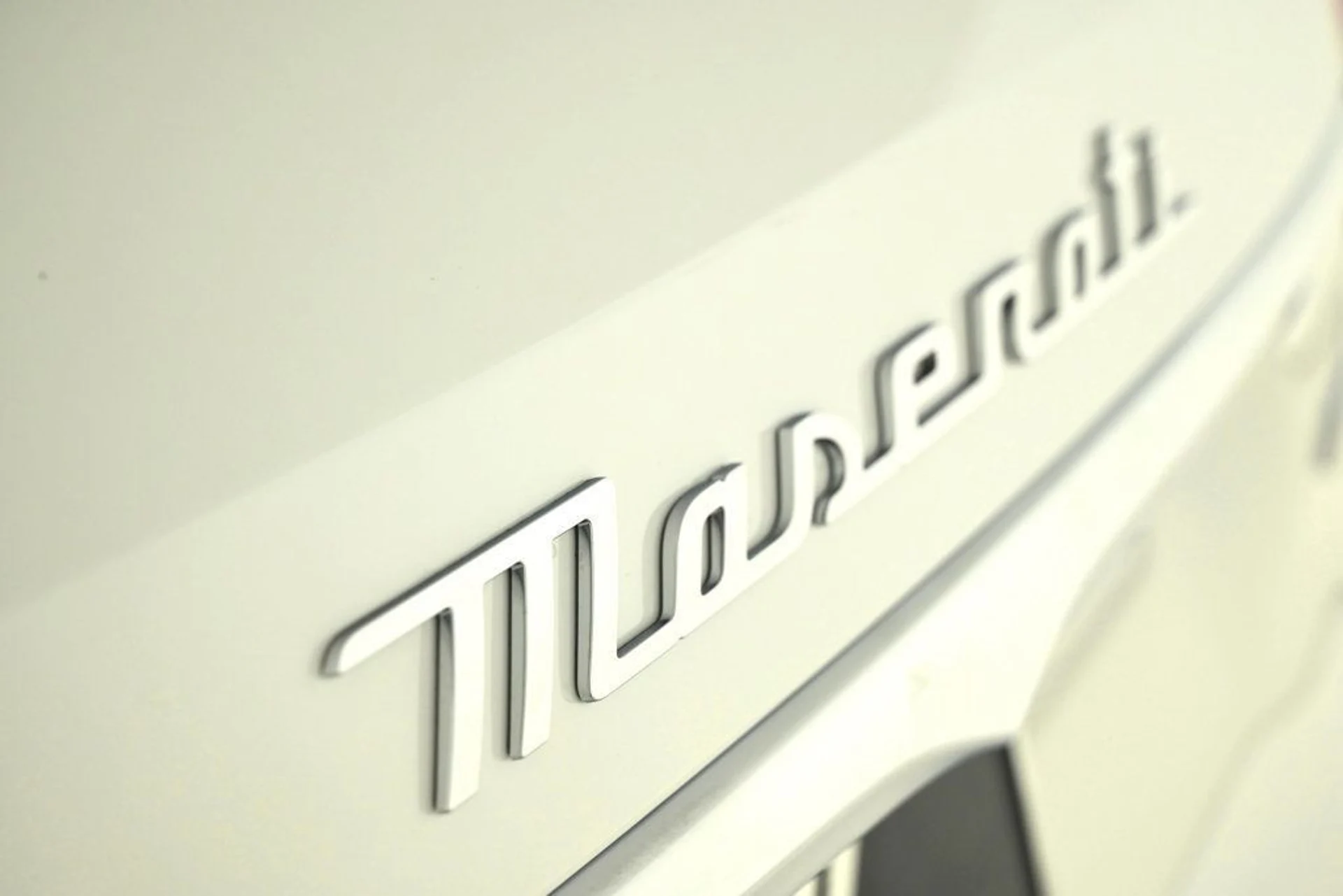 mph023_1003072786_new_2025_maserati_grecale_awd_11350_22889152_23_1024_66f806ddc0