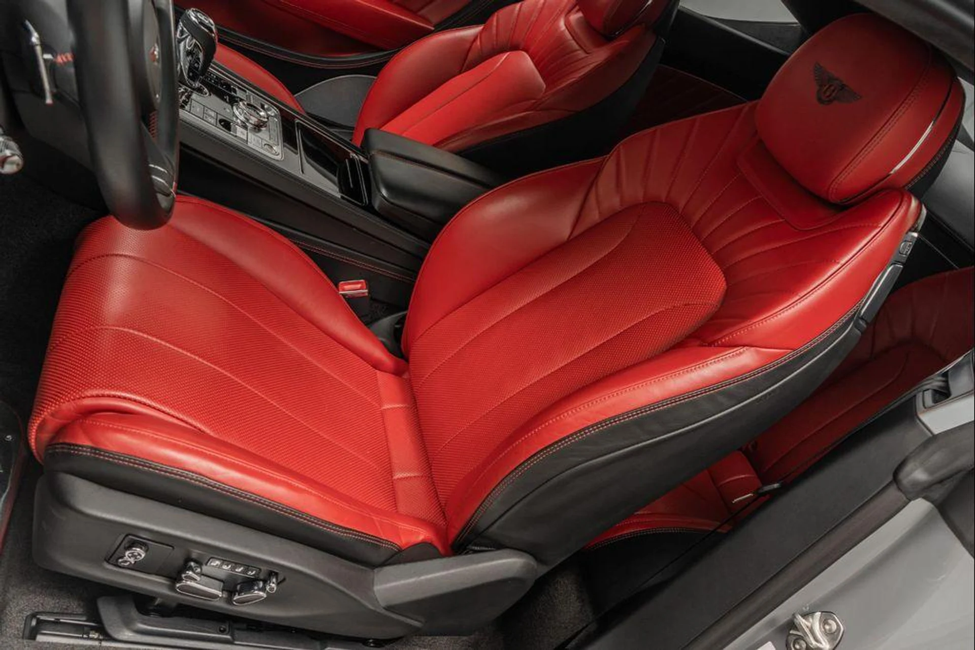 mph023_1007110717_seojb7l_F_Su70is_M5_D_Lo_Az_Rh_Ow_ce75e8a734