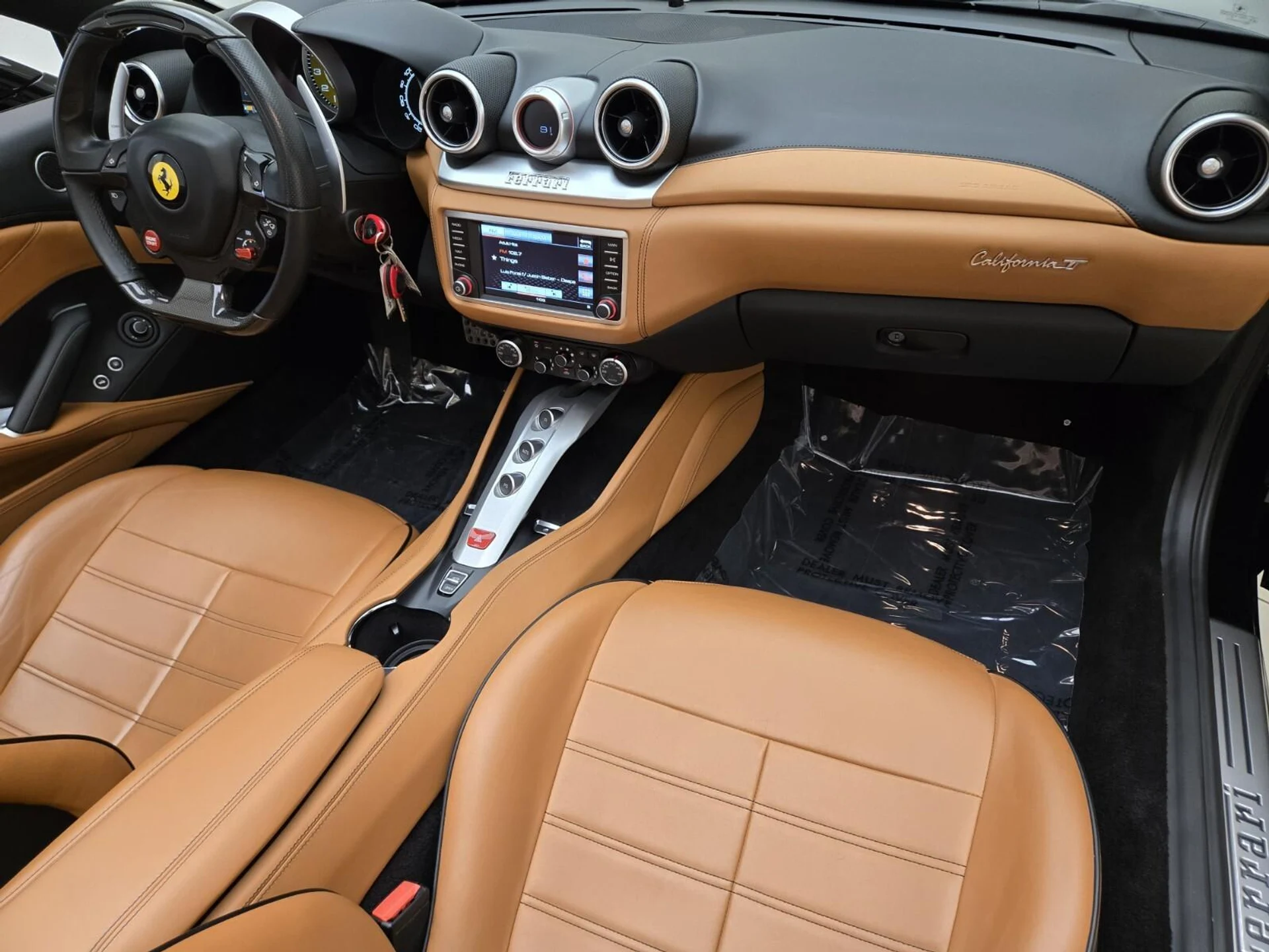 mph023_1011186487_Used_2016_Ferrari_California_T_1755844422_0091d3b000