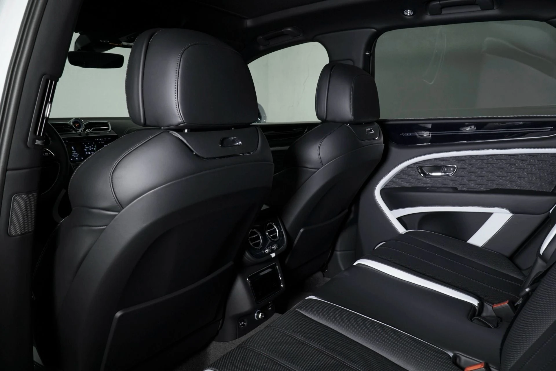 mph023_1022662493_New_2026_Bentley_Bentayga_Speed_1767900450_39503d65e0