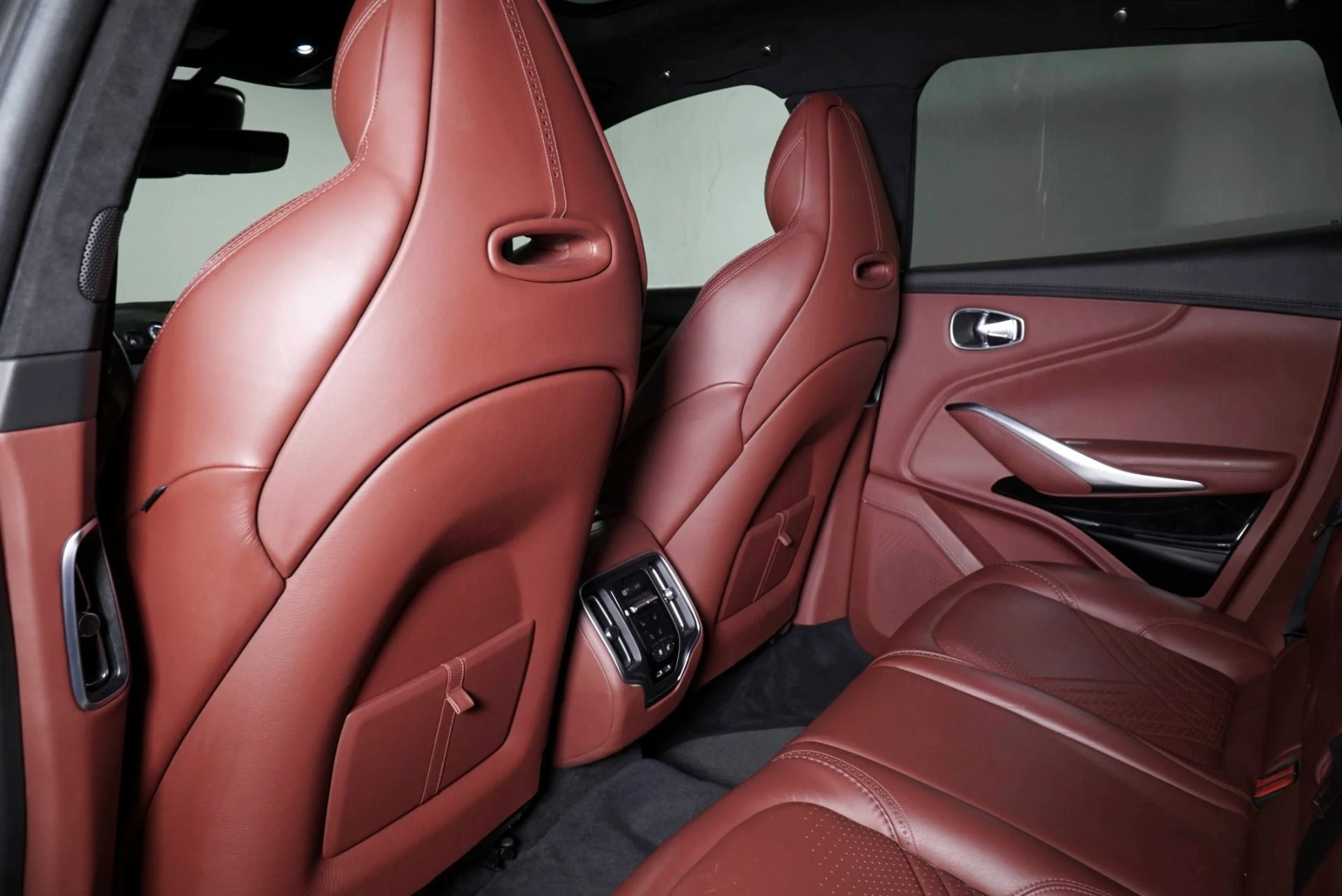 mph023_1024531677_Used_2021_Aston_Martin_DBX_Timeless_CPO_1767120477_1b02f3538b