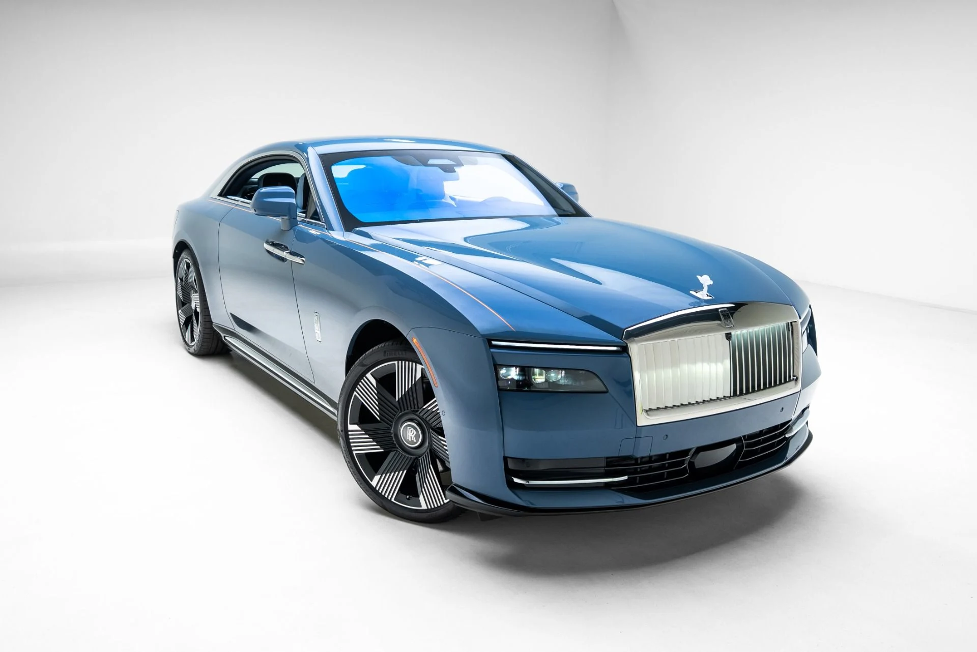 mph023_1030631912_Used_2024_Rolls_Royce_Spectre_1775065047_4013e069d4