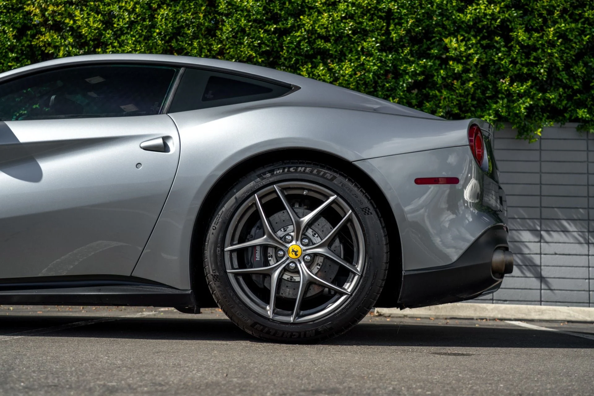 mph023_1034210926_Used_2016_Ferrari_F12berlinetta_1760560536_ccf78a7f7e