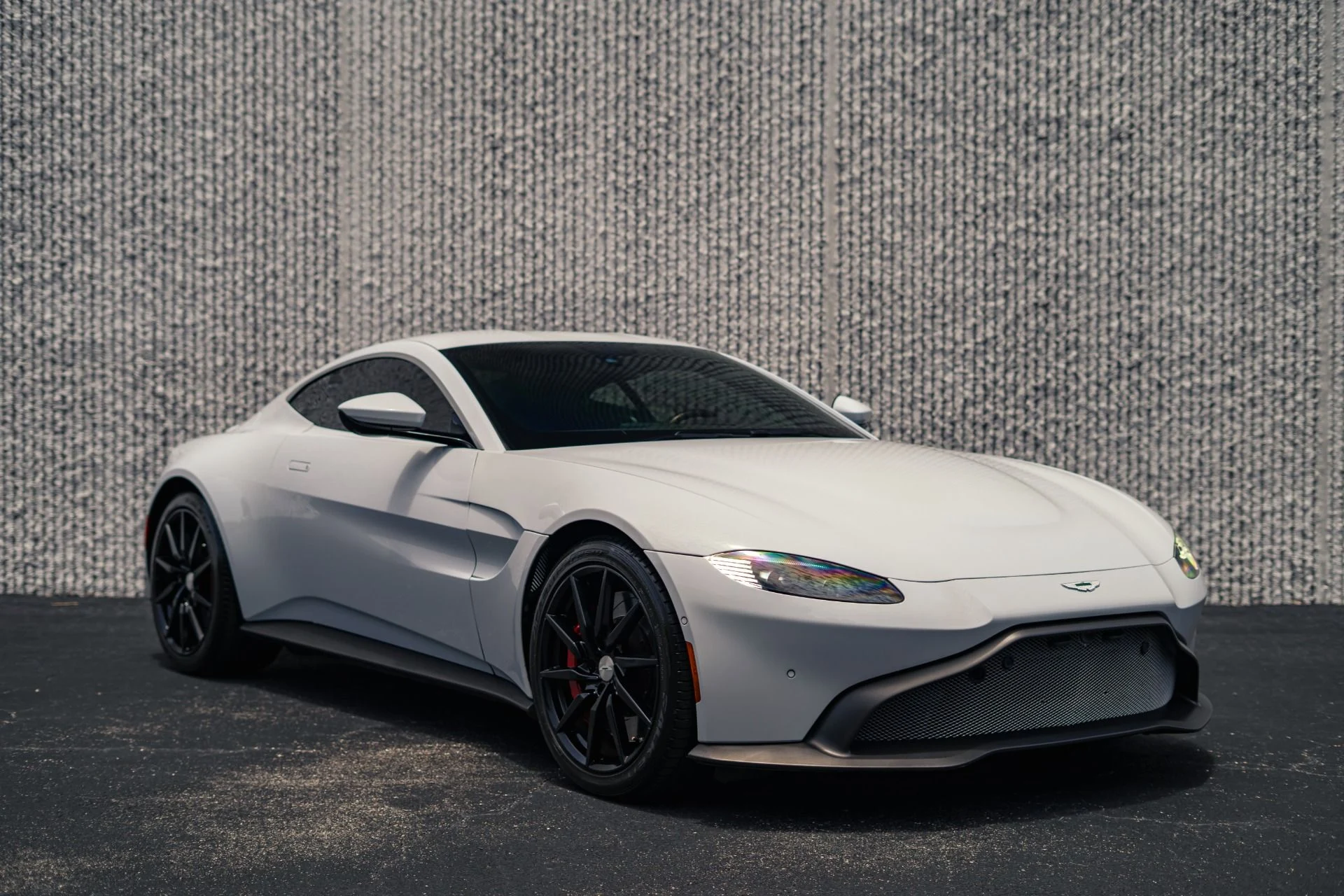 mph023_1035674743_Used_2019_Aston_Martin_Vantage_1783985517_5fa4c13ea4